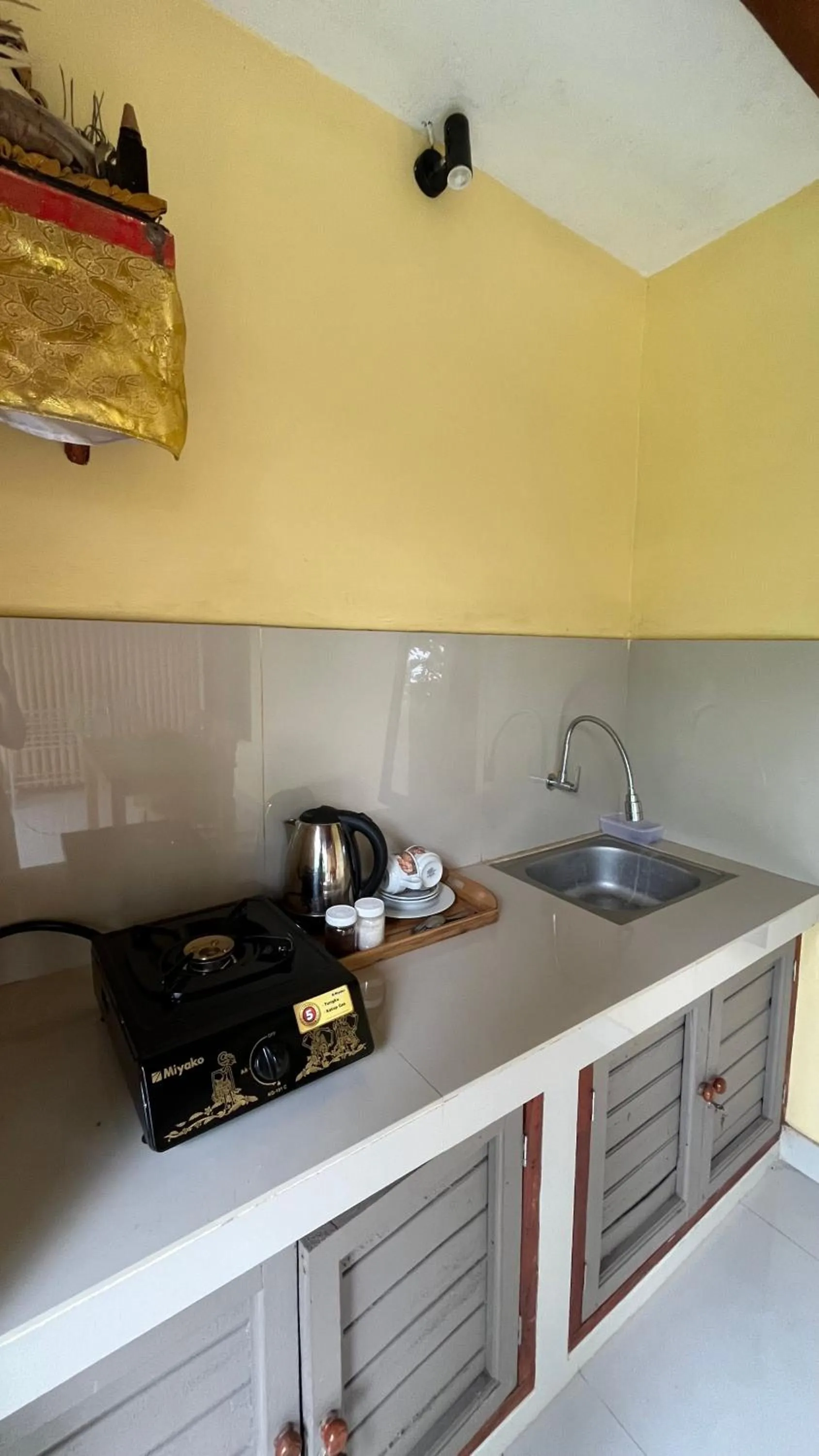 Coffee/tea facilities in Bali Asli Guest House by EPS