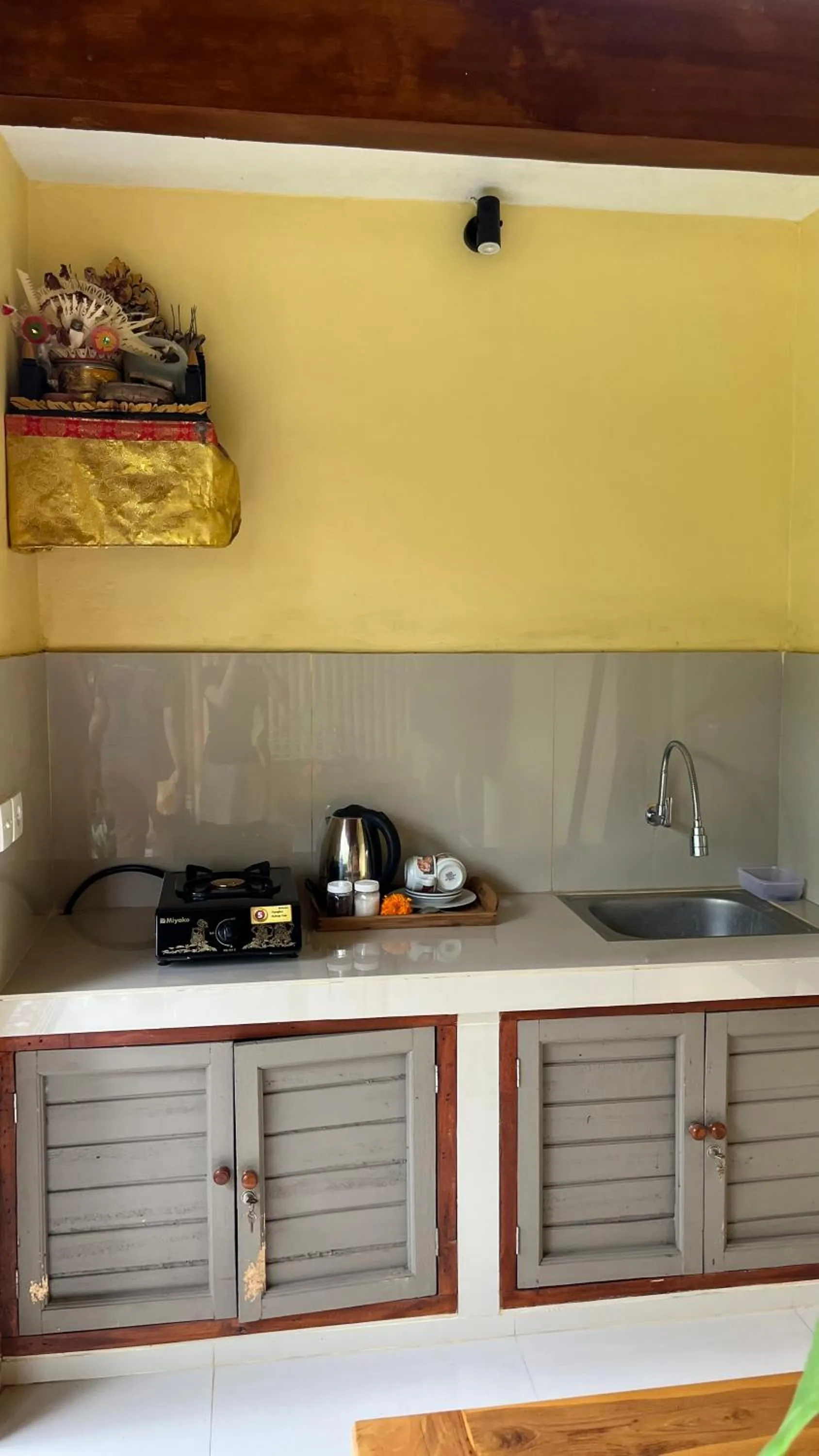 Coffee/tea facilities in Bali Asli Guest House by EPS