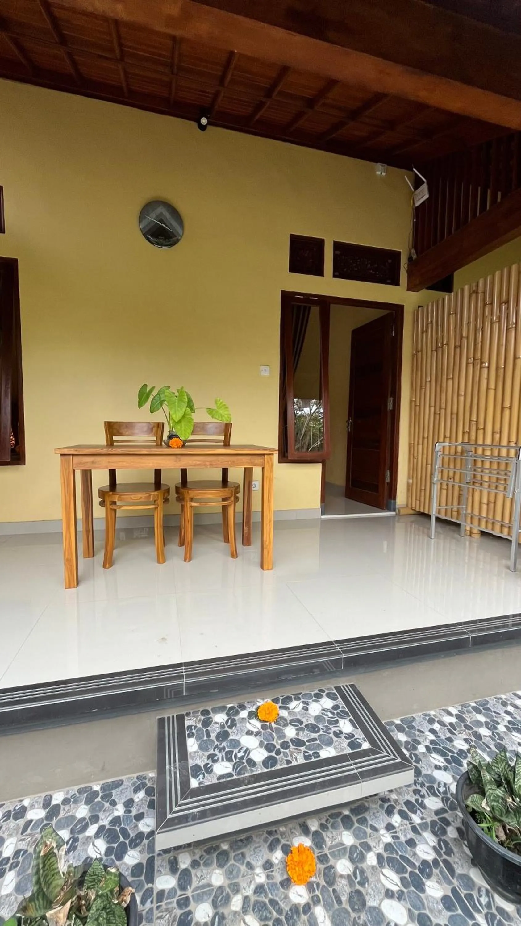 Property building in Bali Asli Guest House by EPS