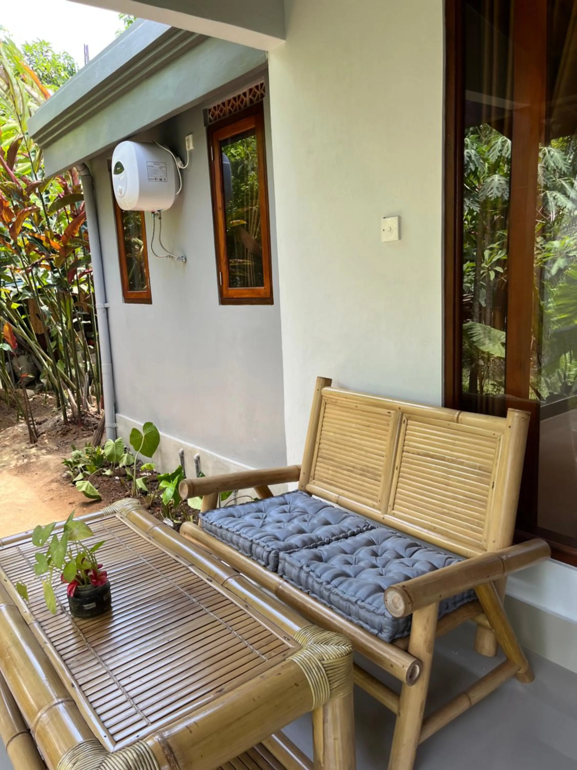 Patio in Bali Asli Guest House by EPS