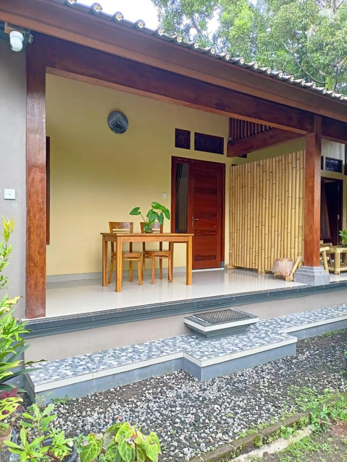 Property building in Bali Asli Guest House by EPS