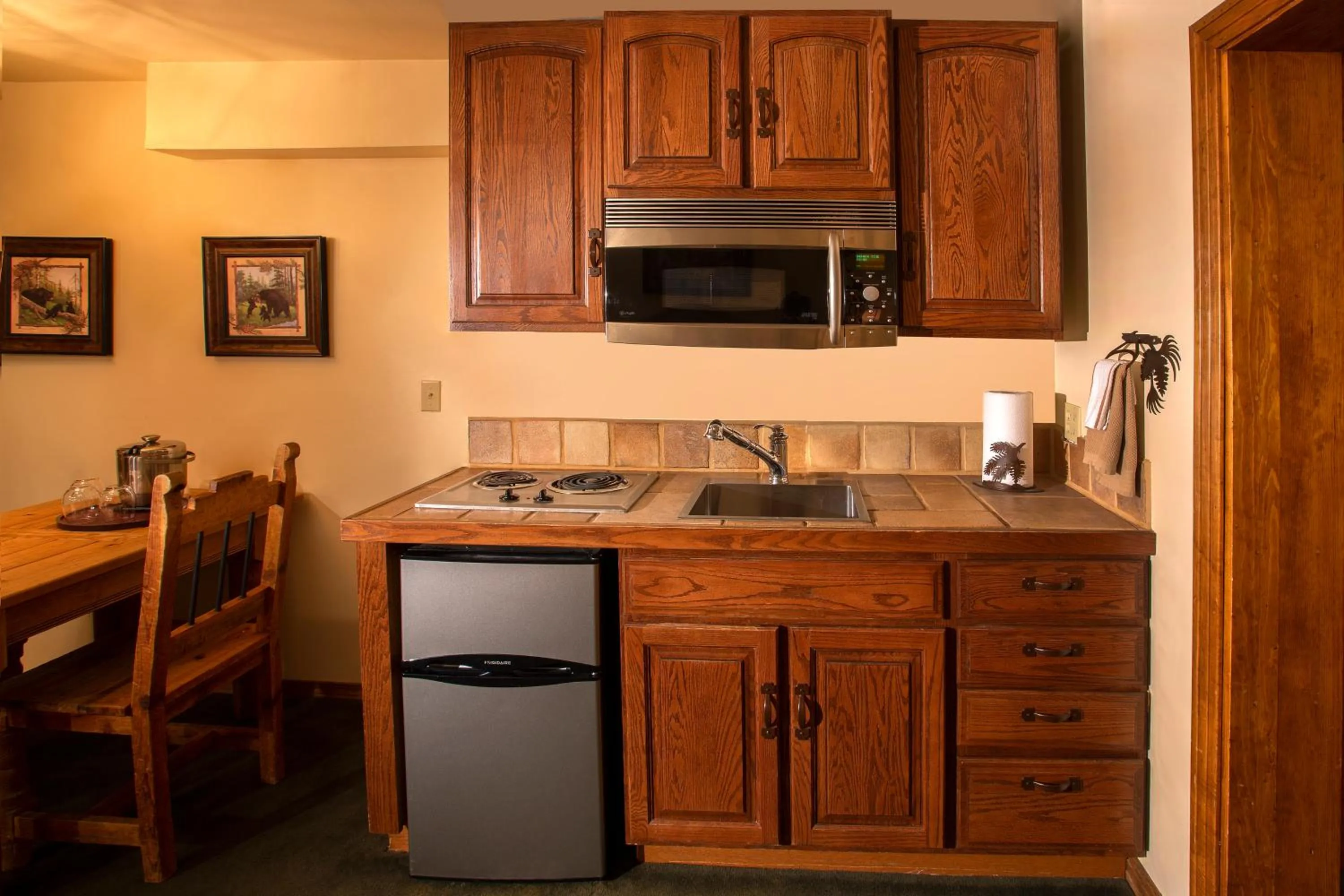 Kitchen or kitchenette in Alpine Village Suites