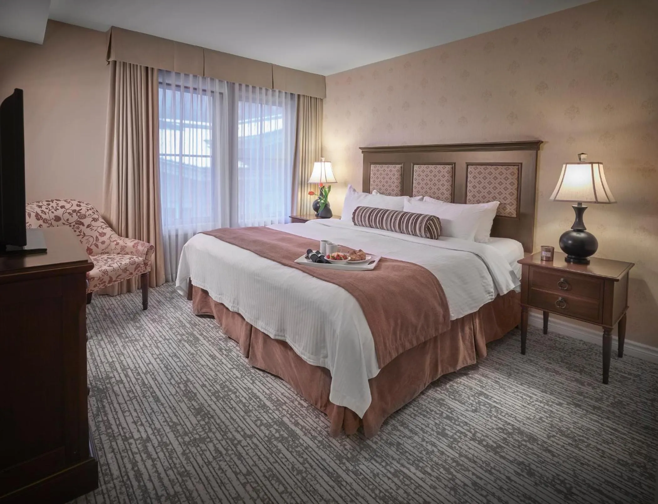 Bedroom, Bed in Residences at the Sun Peaks Grand