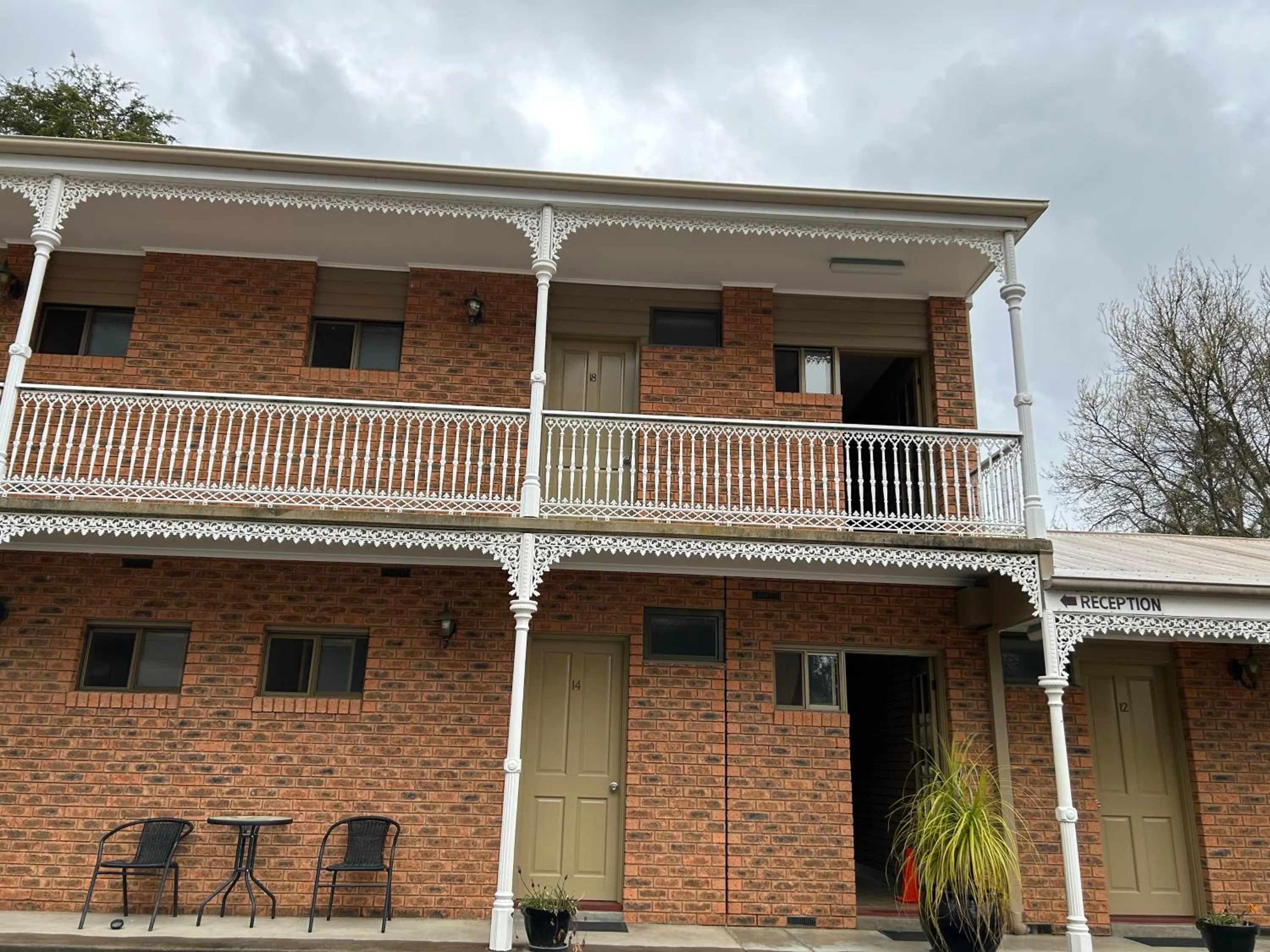 Barrass's John Bright Motor Inn