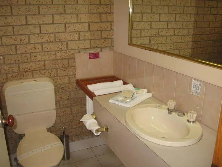 Barrass's John Bright Motor Inn