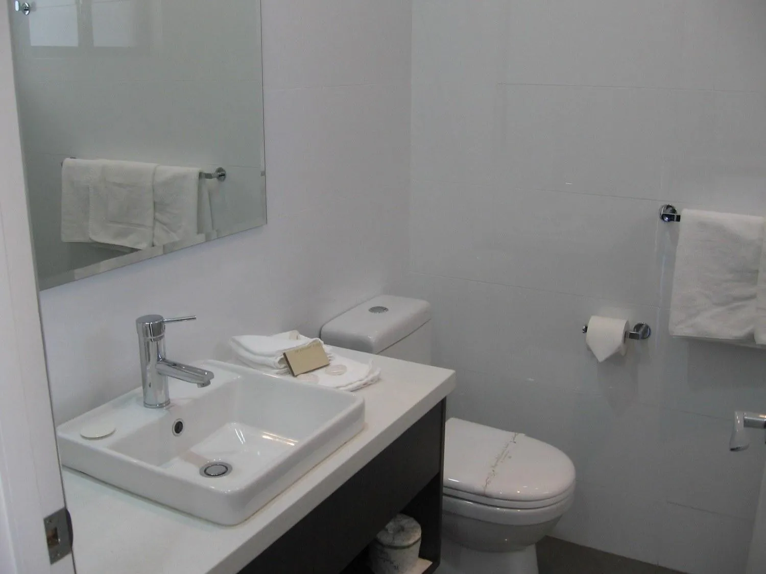 Barrass's John Bright Motor Inn