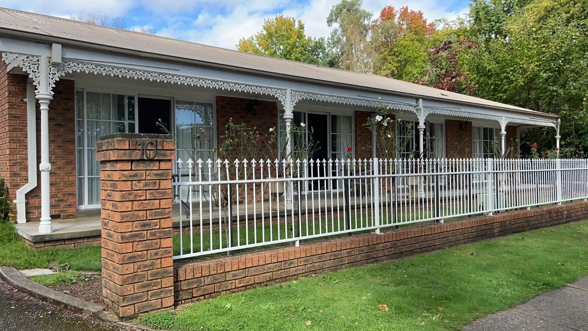 Barrass's John Bright Motor Inn