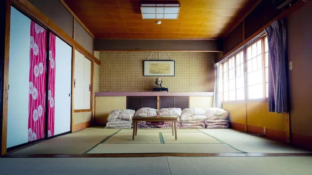 Photo of the whole room, Seating Area in Nozaru Hostel