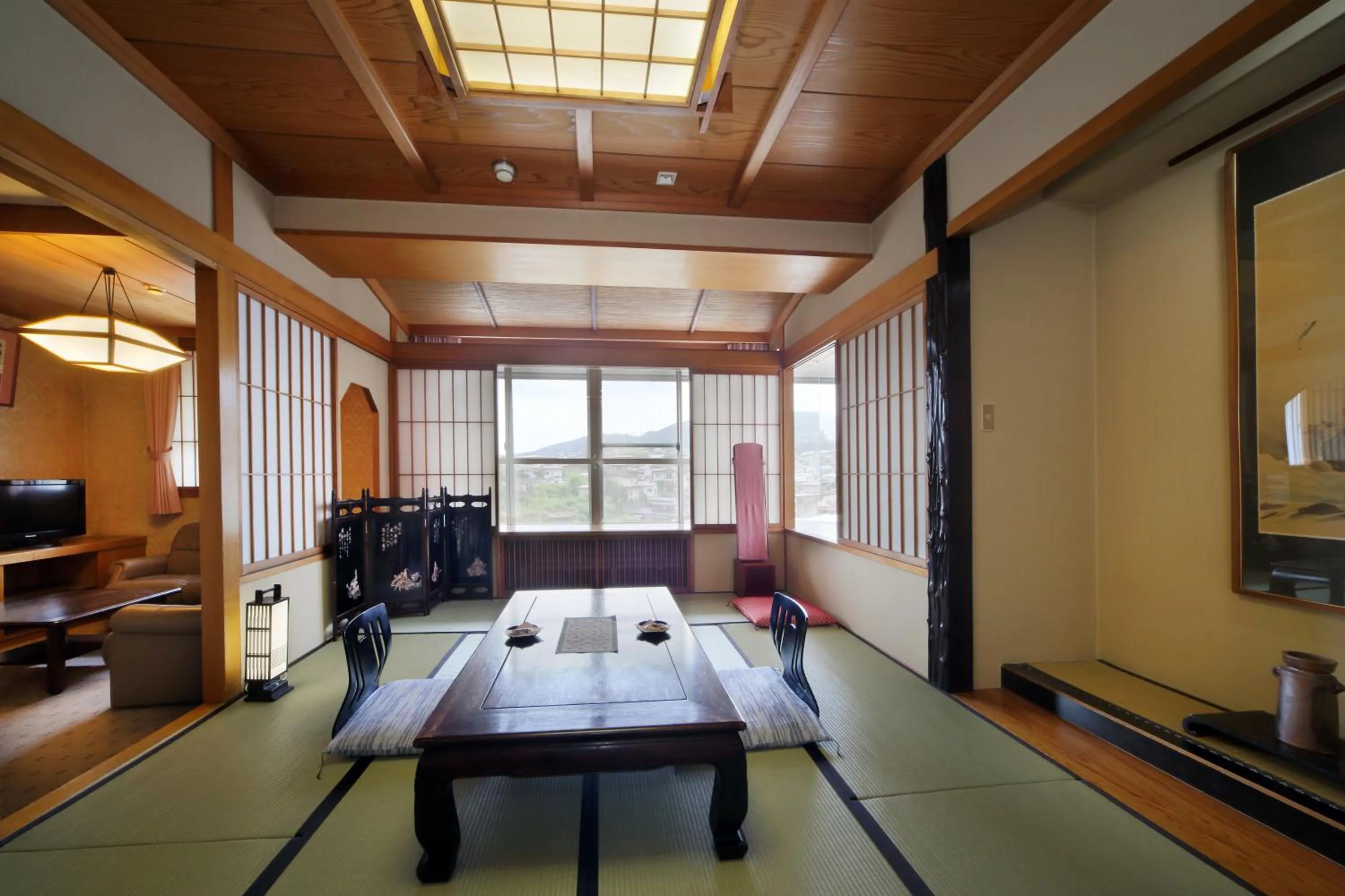 Photo of the whole room in Kami no yama Azumaya