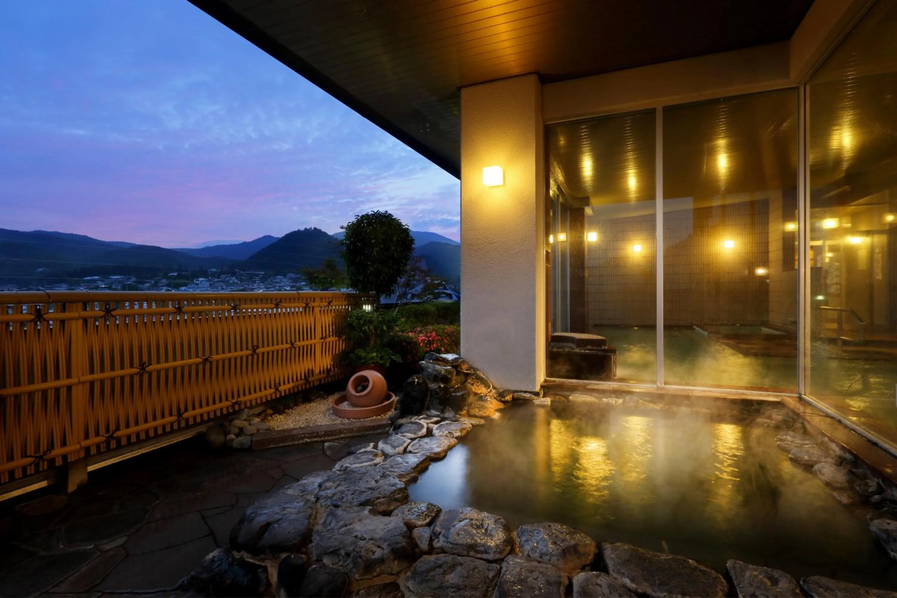 Night in Kami no yama Azumaya