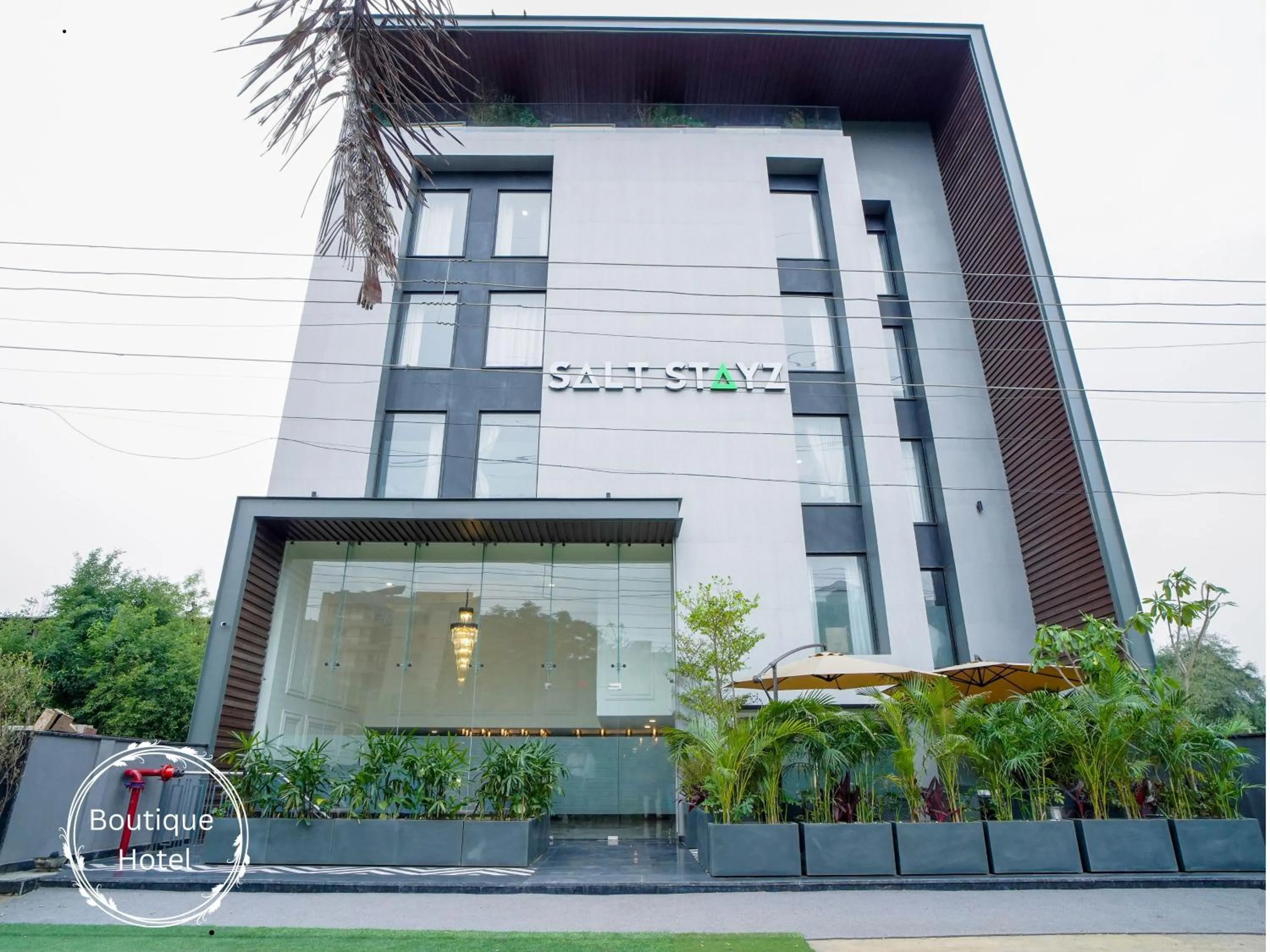 Saltstayz Select - Golf Course Road & Sector 57