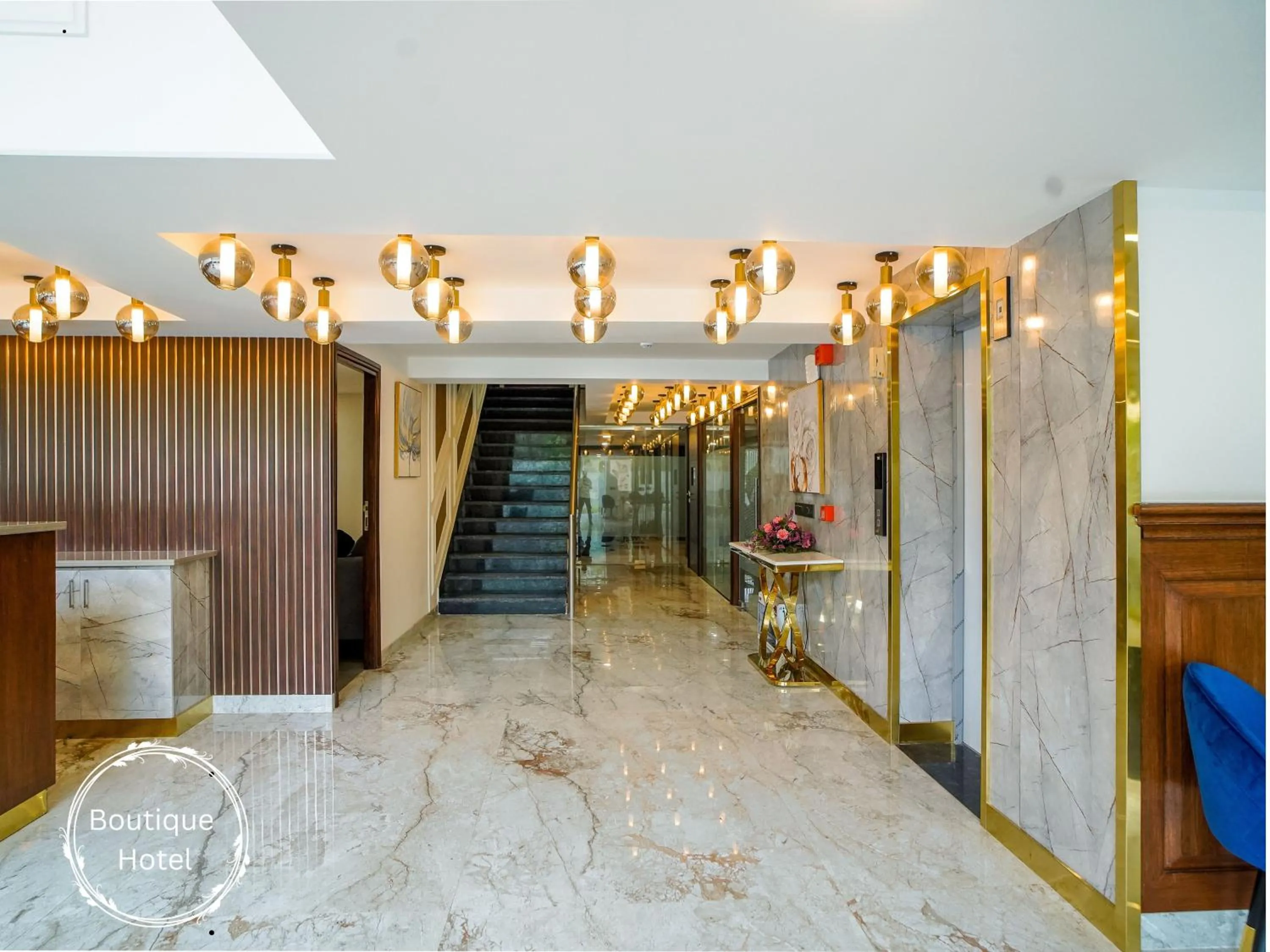 Lobby or reception in Saltstayz Select - Golf Course Road & Sector 57