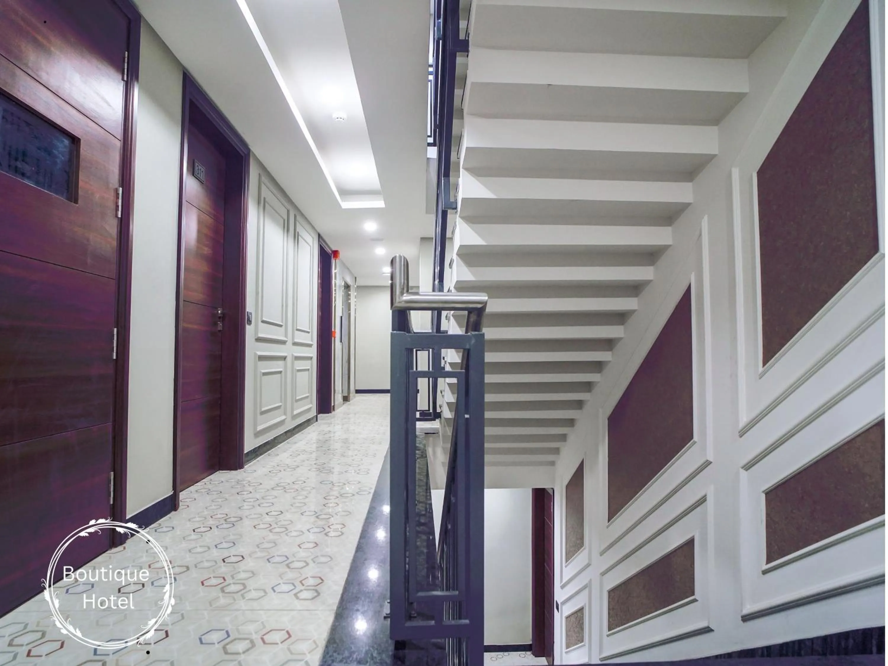 Decorative detail in Saltstayz Select - Golf Course Road & Sector 57