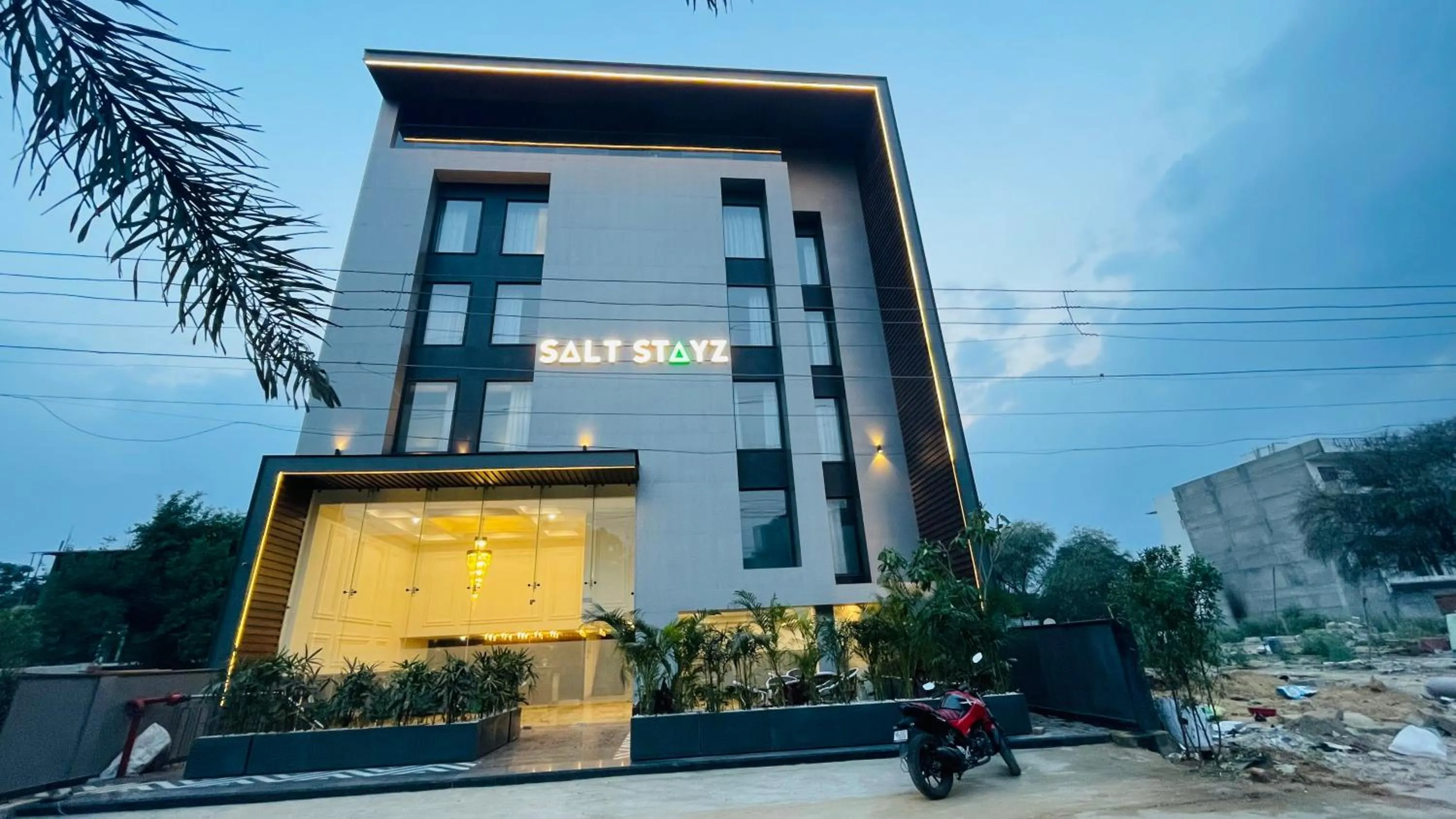 Property building in Saltstayz Select - Golf Course Road & Sector 57