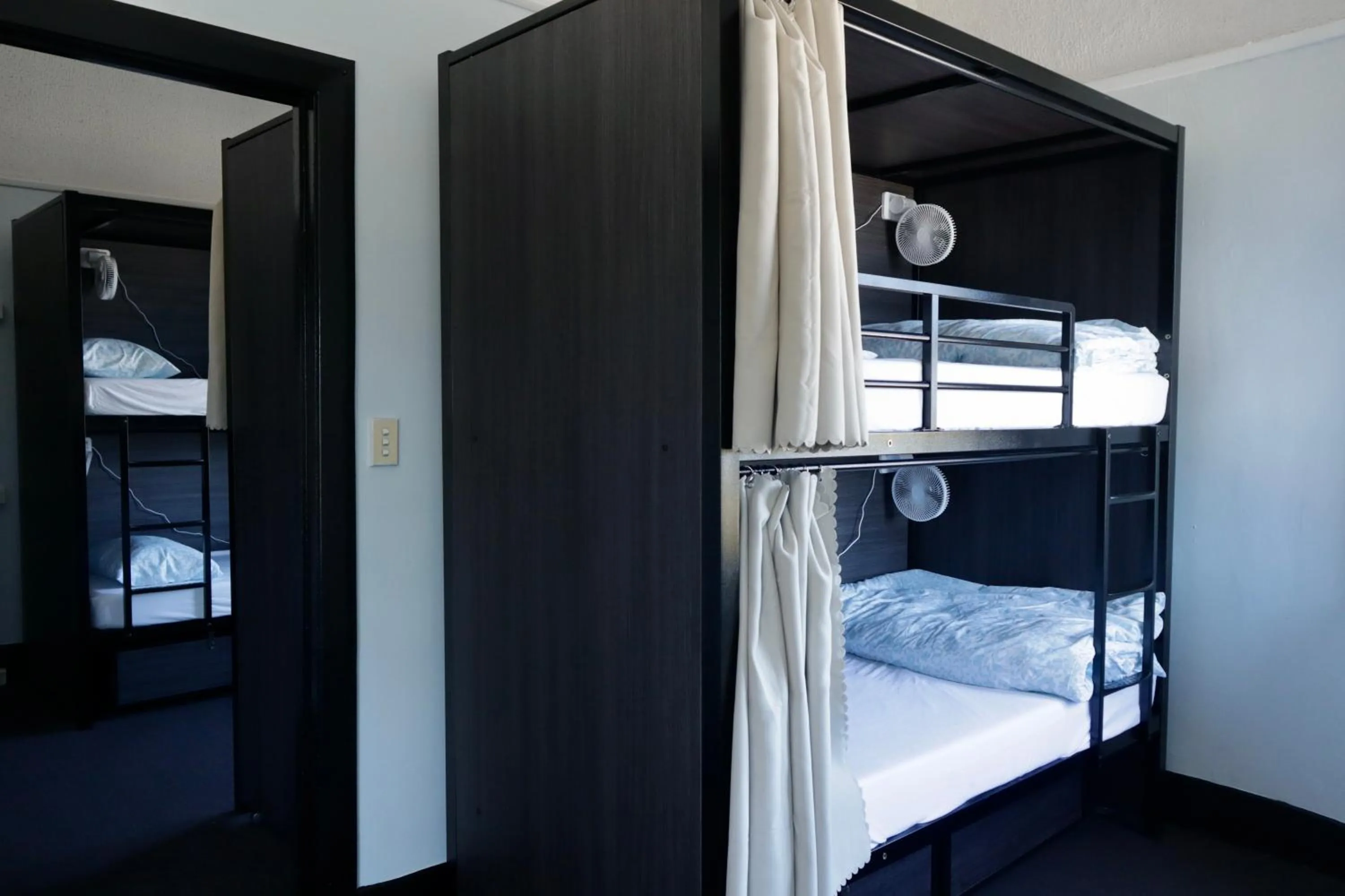 bunk bed, Bed in Ritz For Backpackers