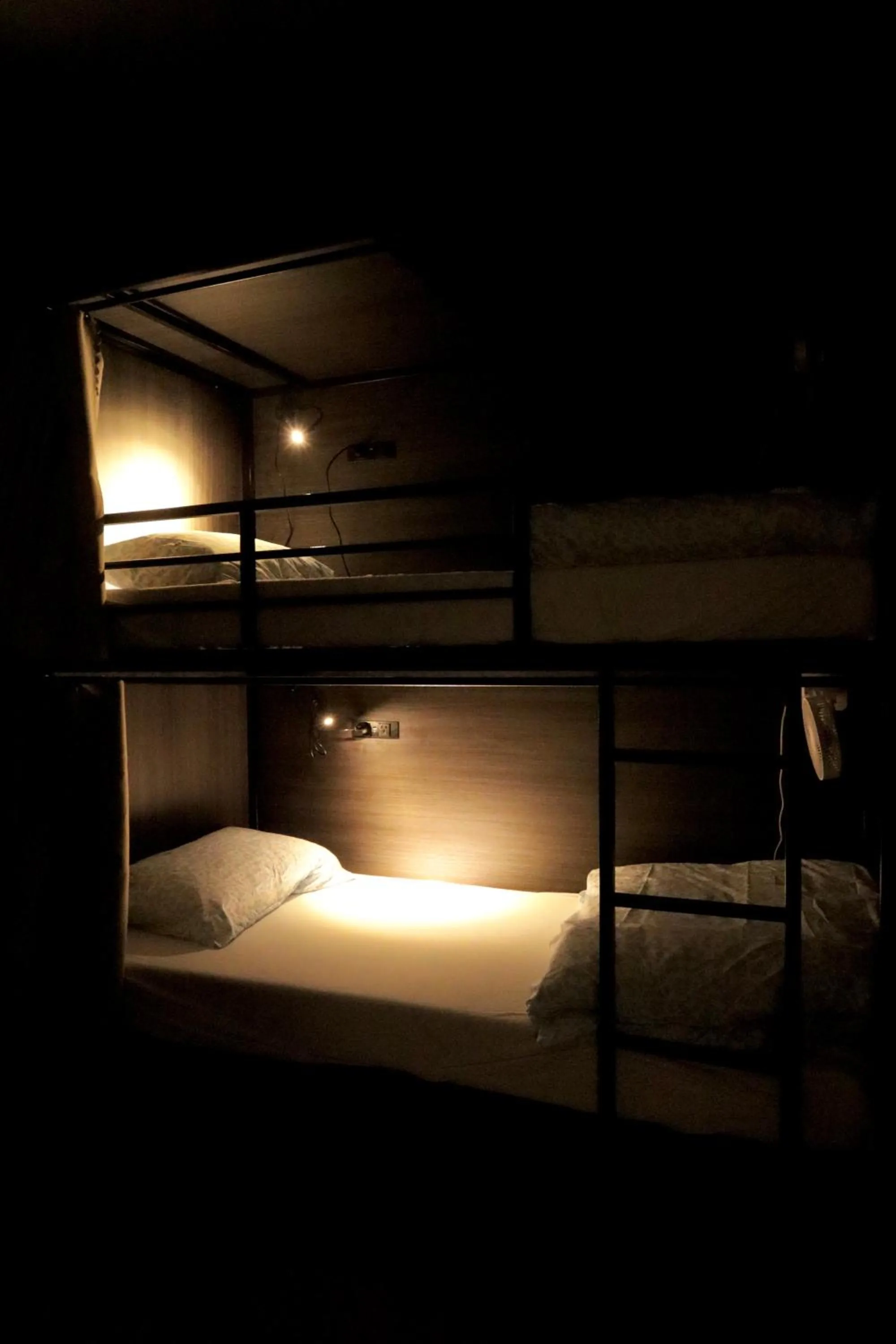 bunk bed, Bed in Ritz For Backpackers
