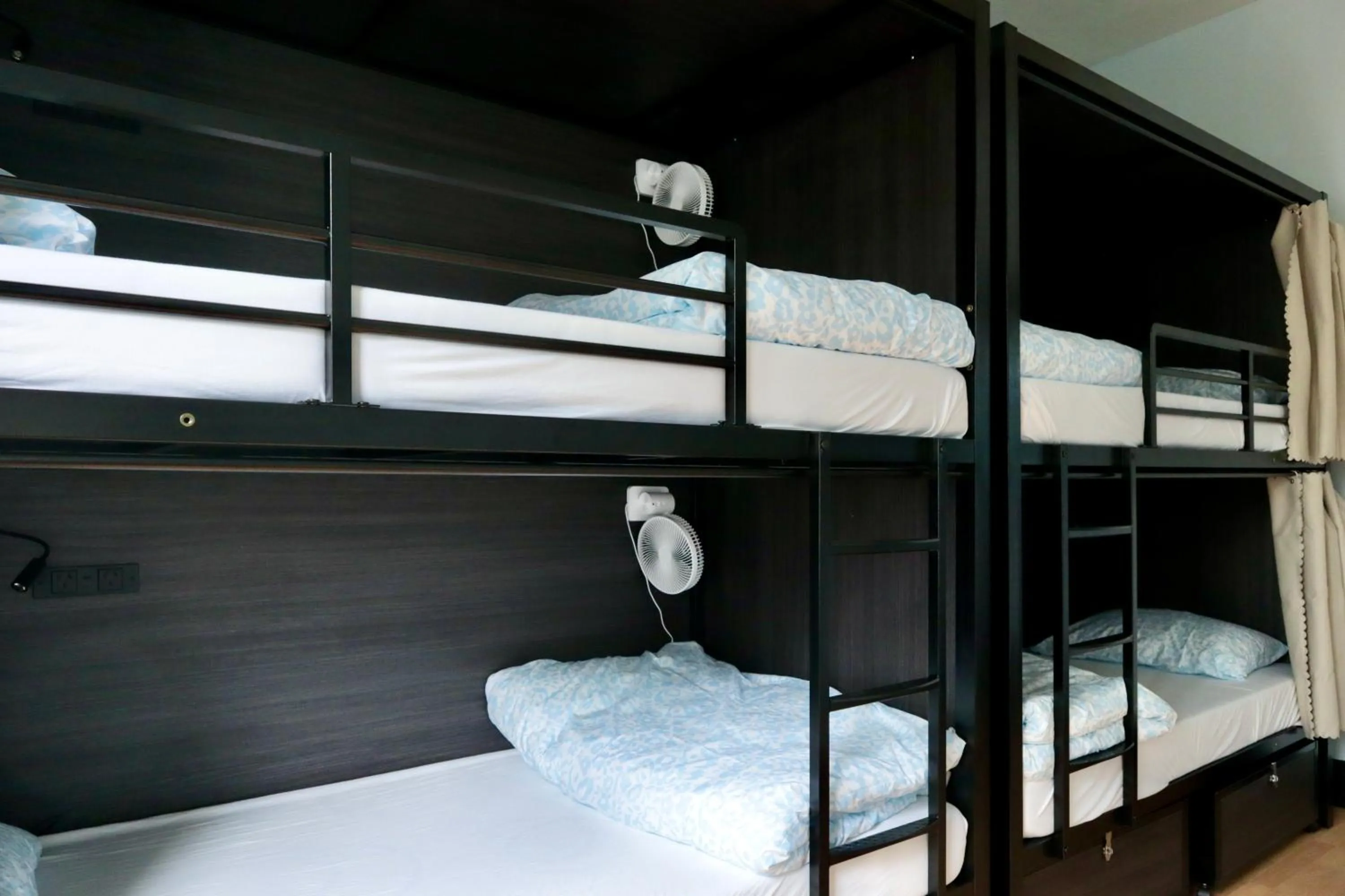 bunk bed, Bed in Ritz For Backpackers