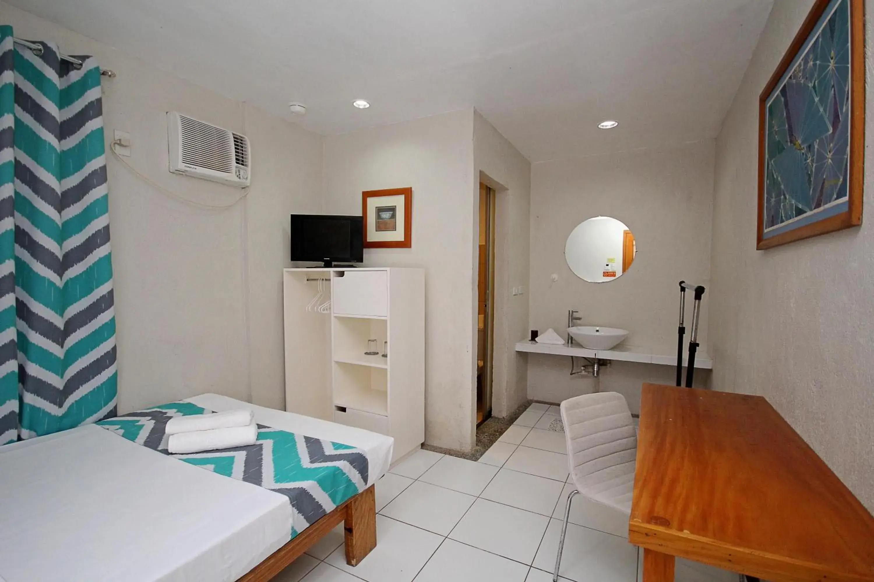 Photo of the whole room, Bed in MR Holidays Hotel Photo of the whole room, Bed in MR Holidays Hotel