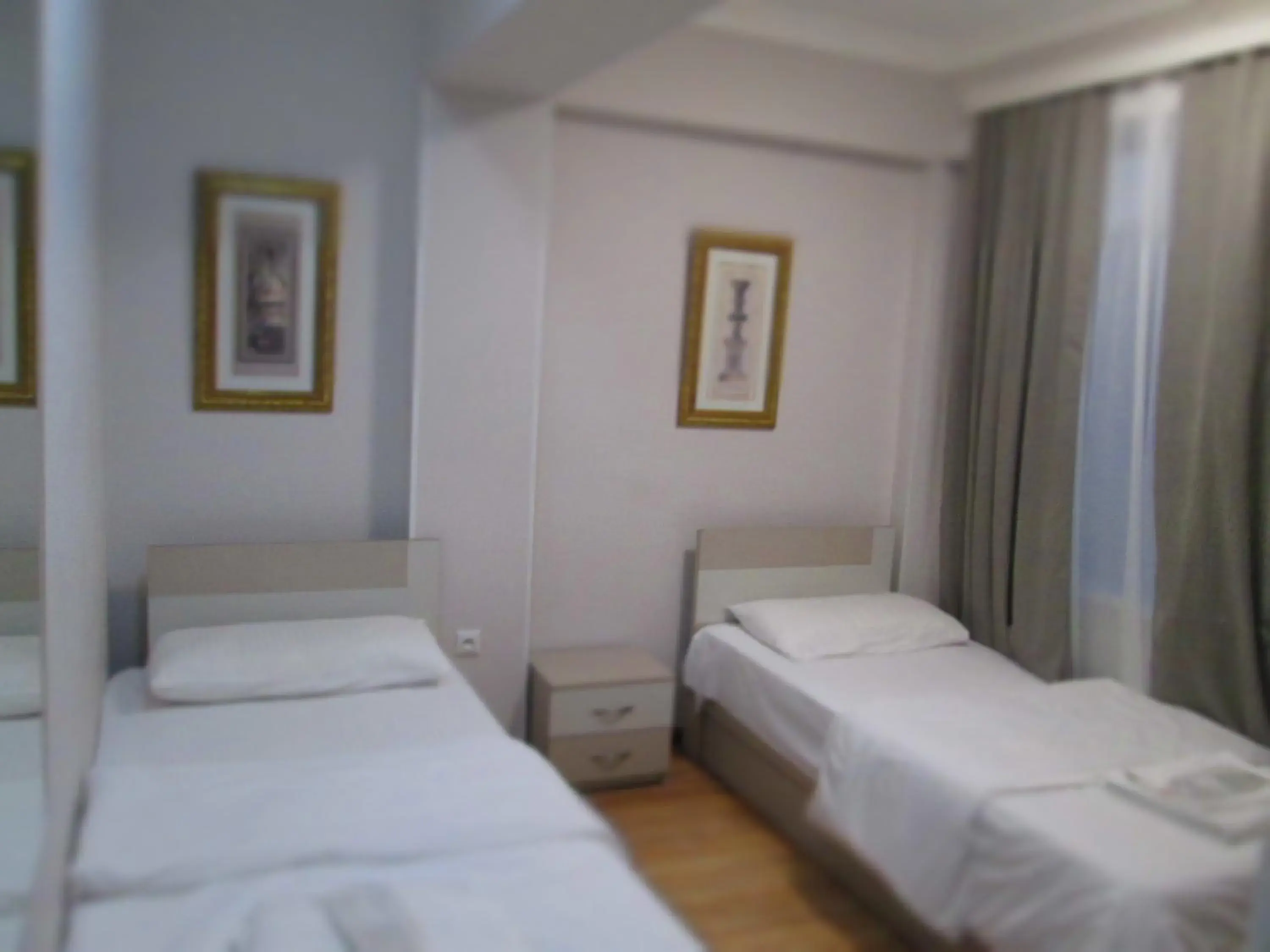 Twin Room in Grand Central Twin Room in Grand Central