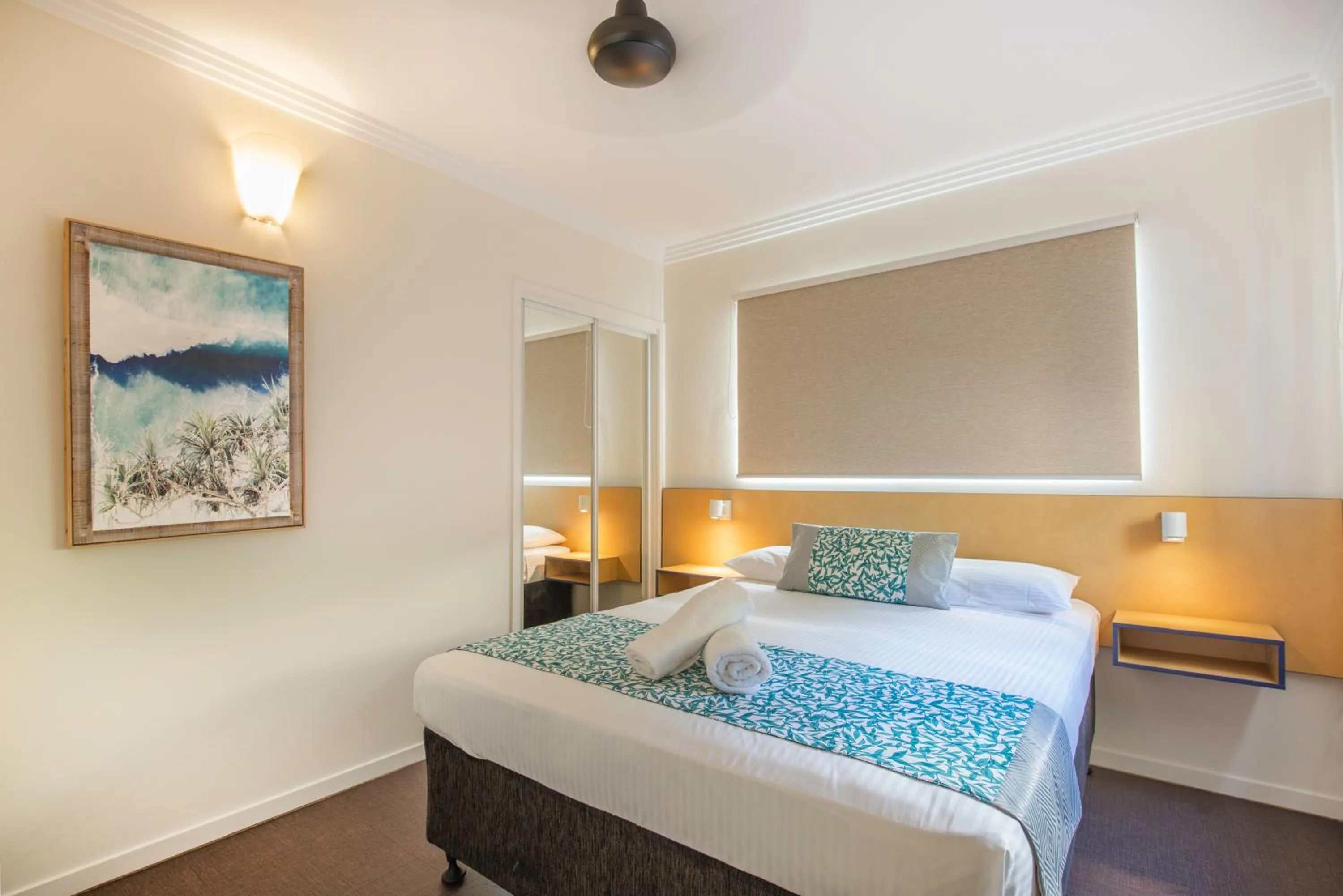 Bedroom, Bed in Coral Sea Vista Apartments