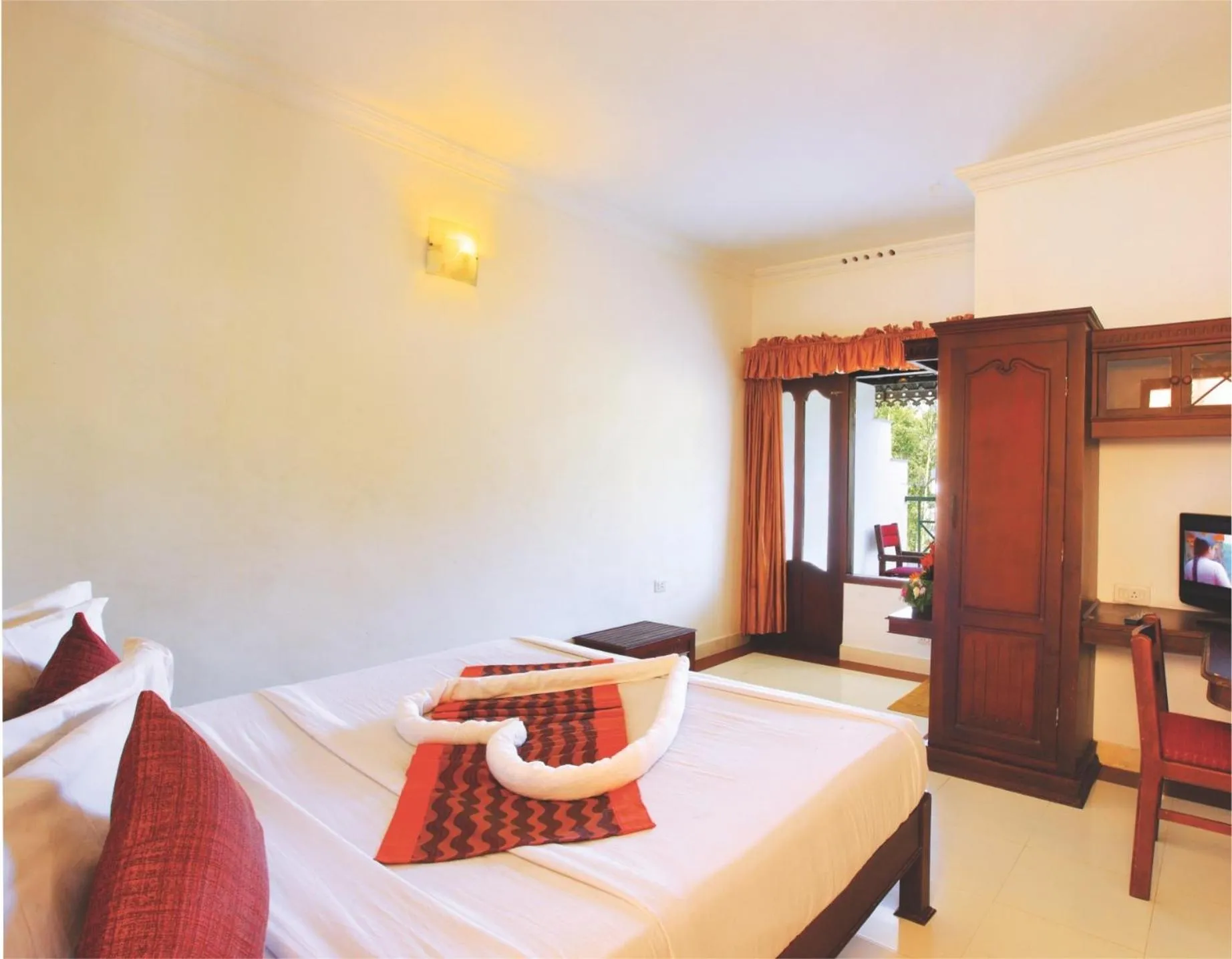 Communal lounge/ TV room, Bed in Le Celestium