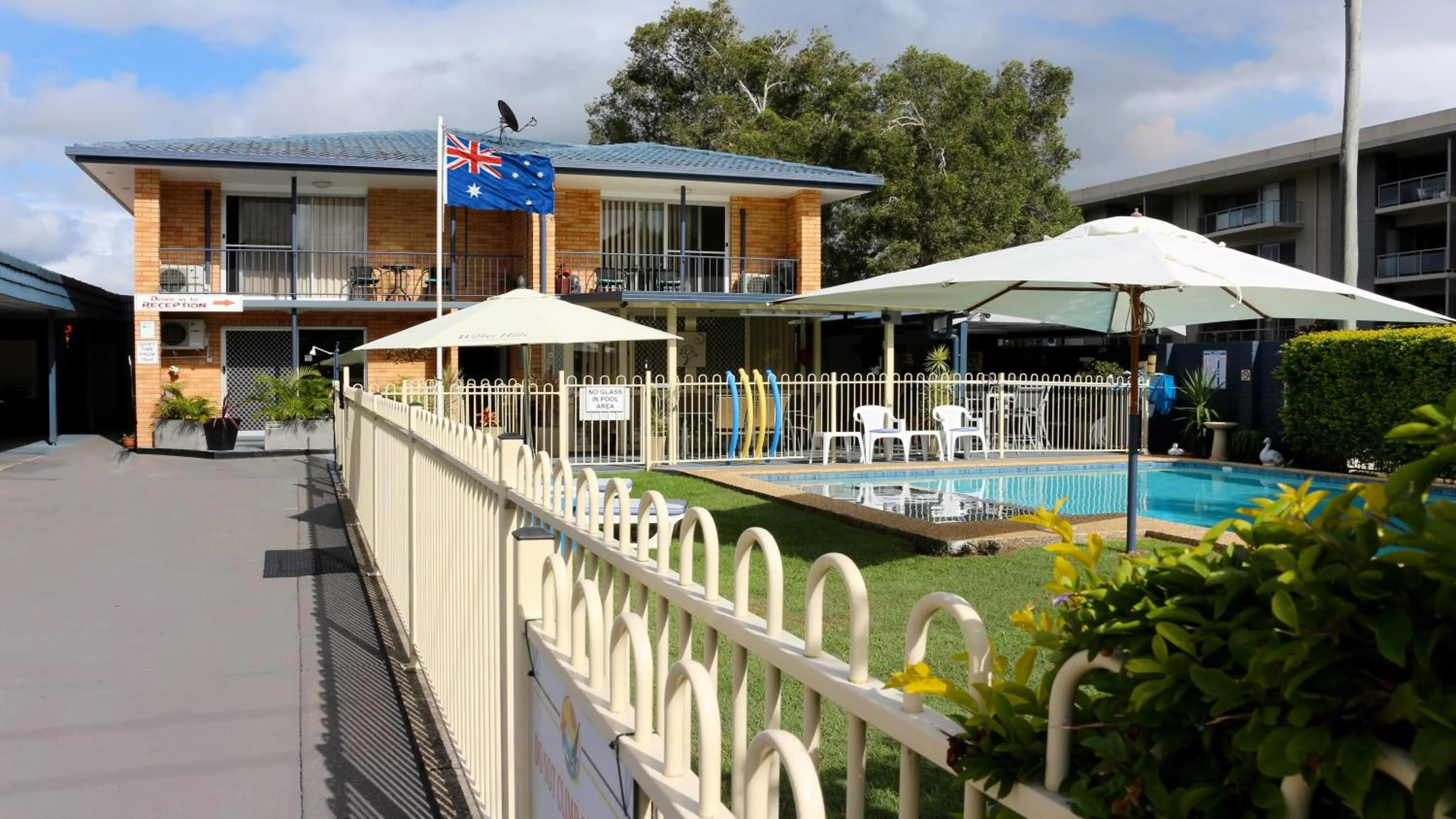 BBQ facilities in Beachlander Self-Contained Holiday Apartments