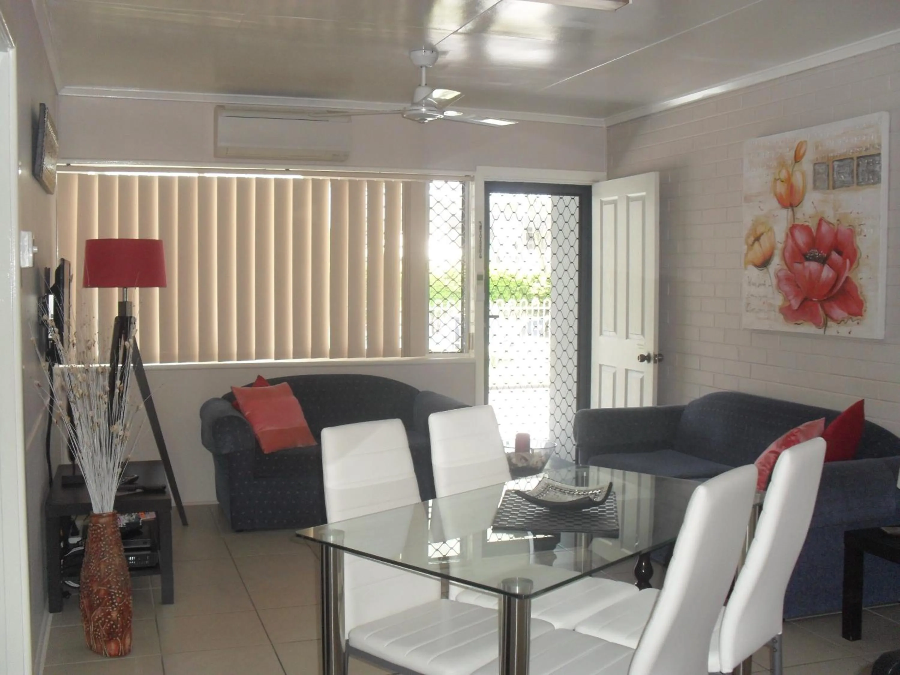 Living room in Beachlander Self-Contained Holiday Apartments