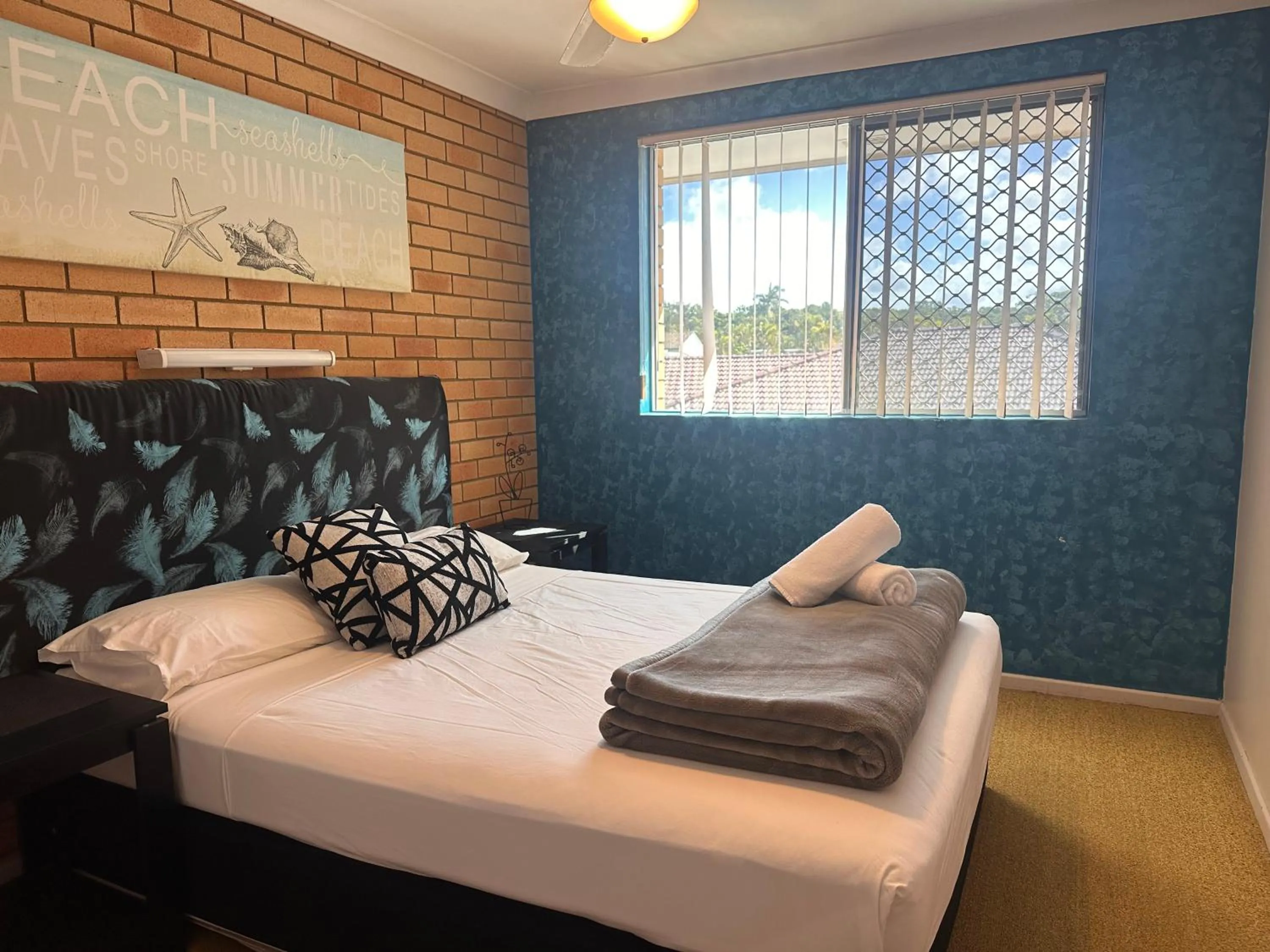 Bedroom, Bed in Beachlander Self-Contained Holiday Apartments