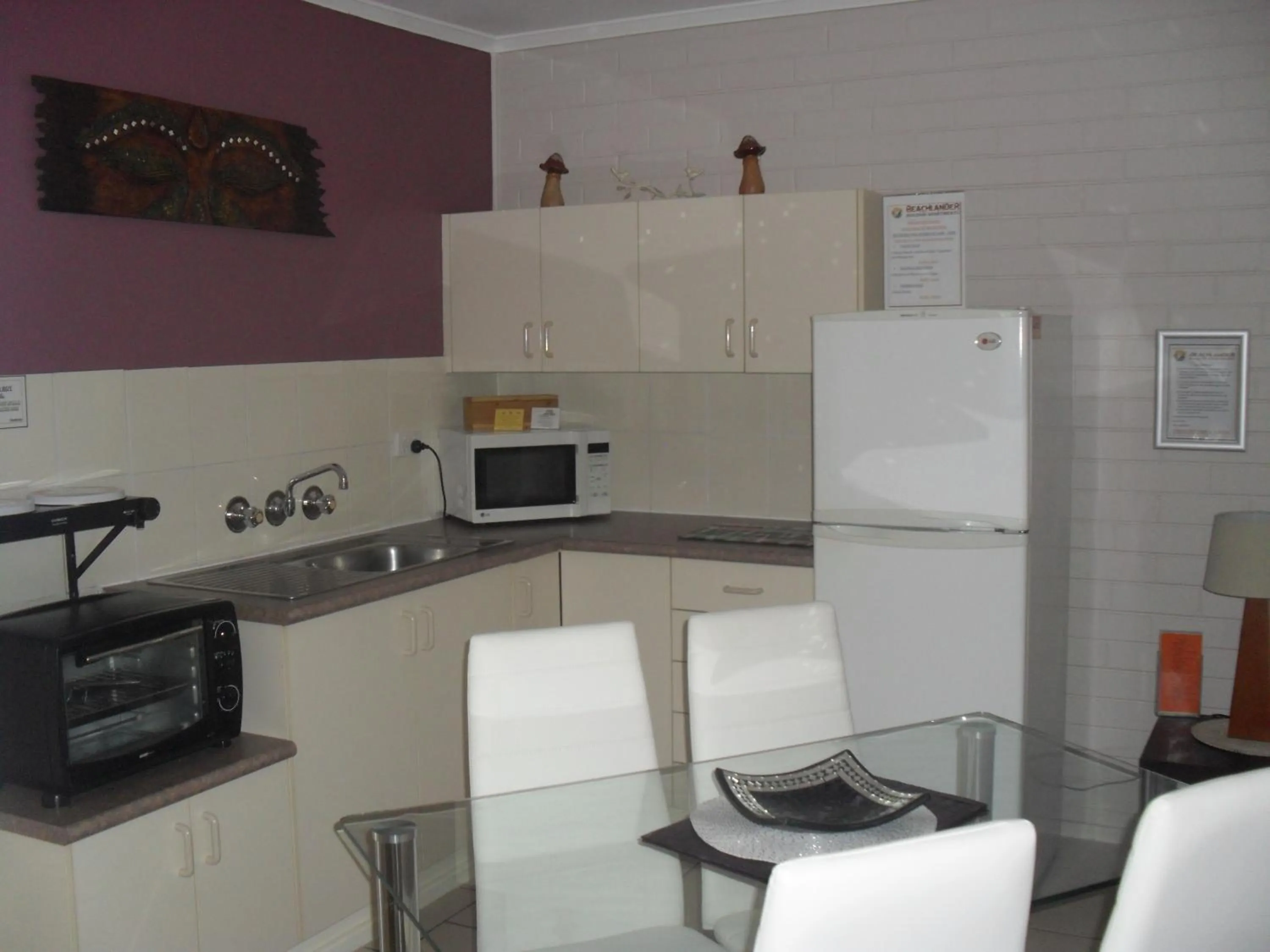 Kitchen or kitchenette in Beachlander Self-Contained Holiday Apartments