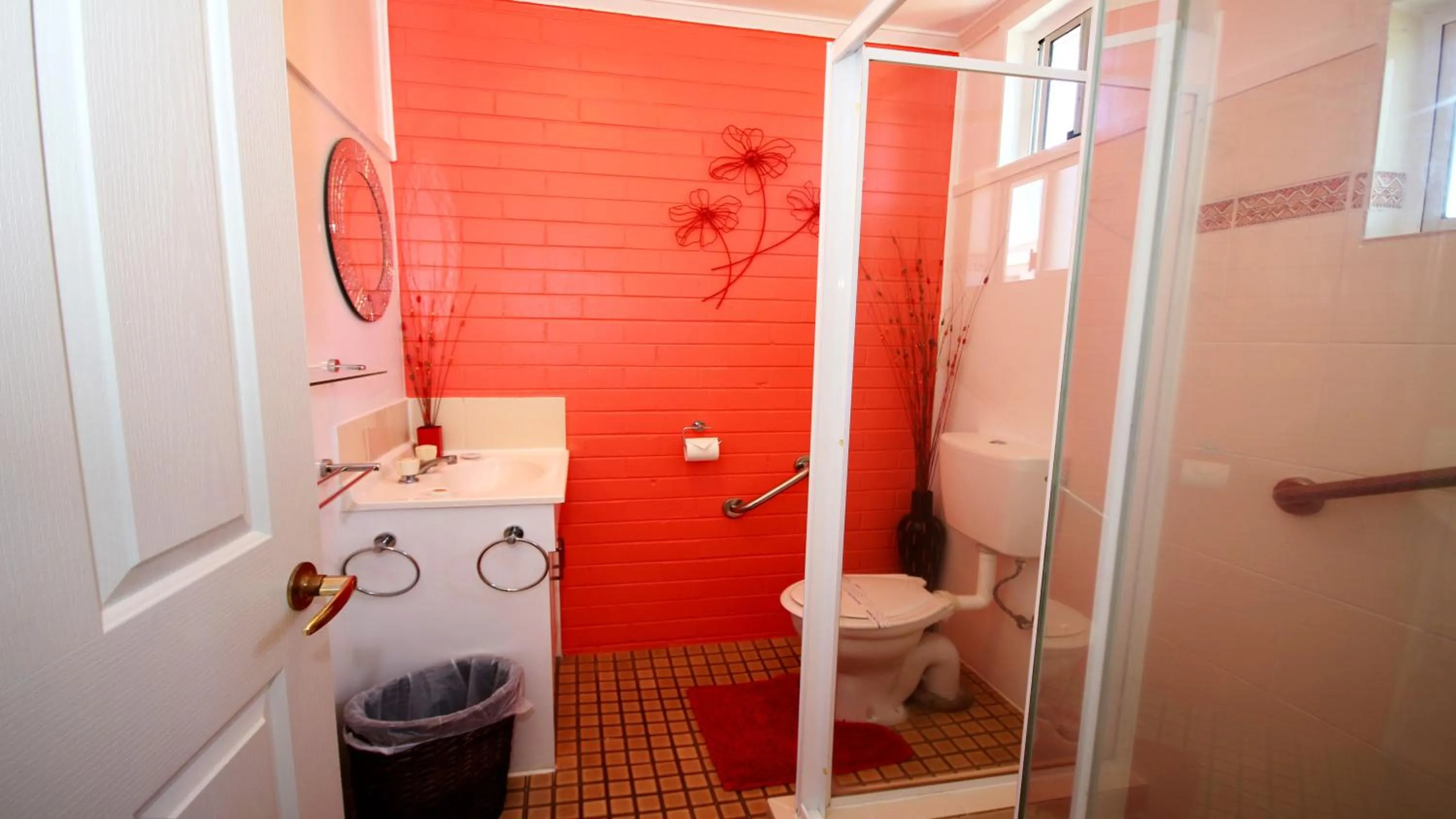 Shower in Beachlander Self-Contained Holiday Apartments