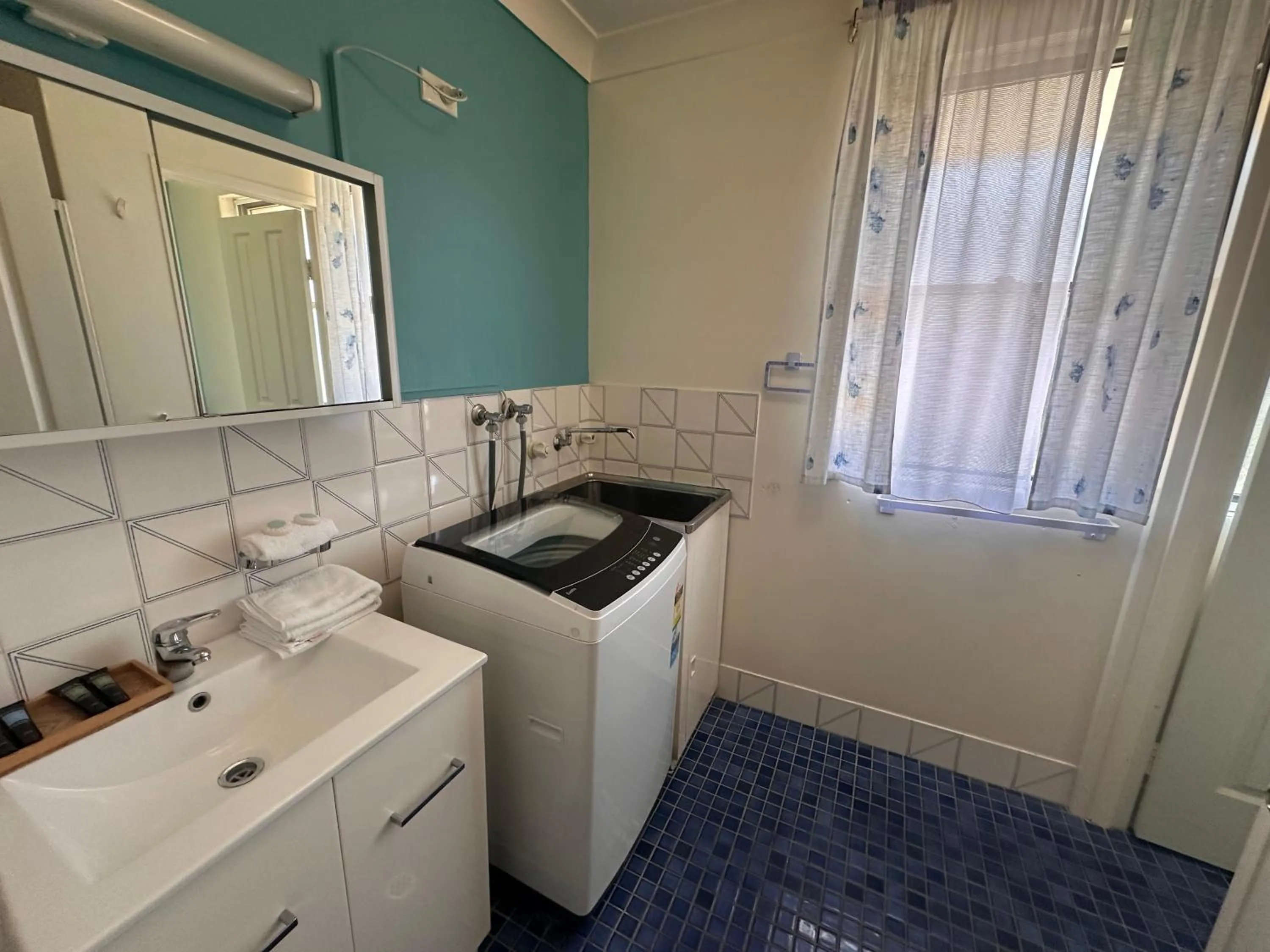 Bathroom in Beachlander Self-Contained Holiday Apartments
