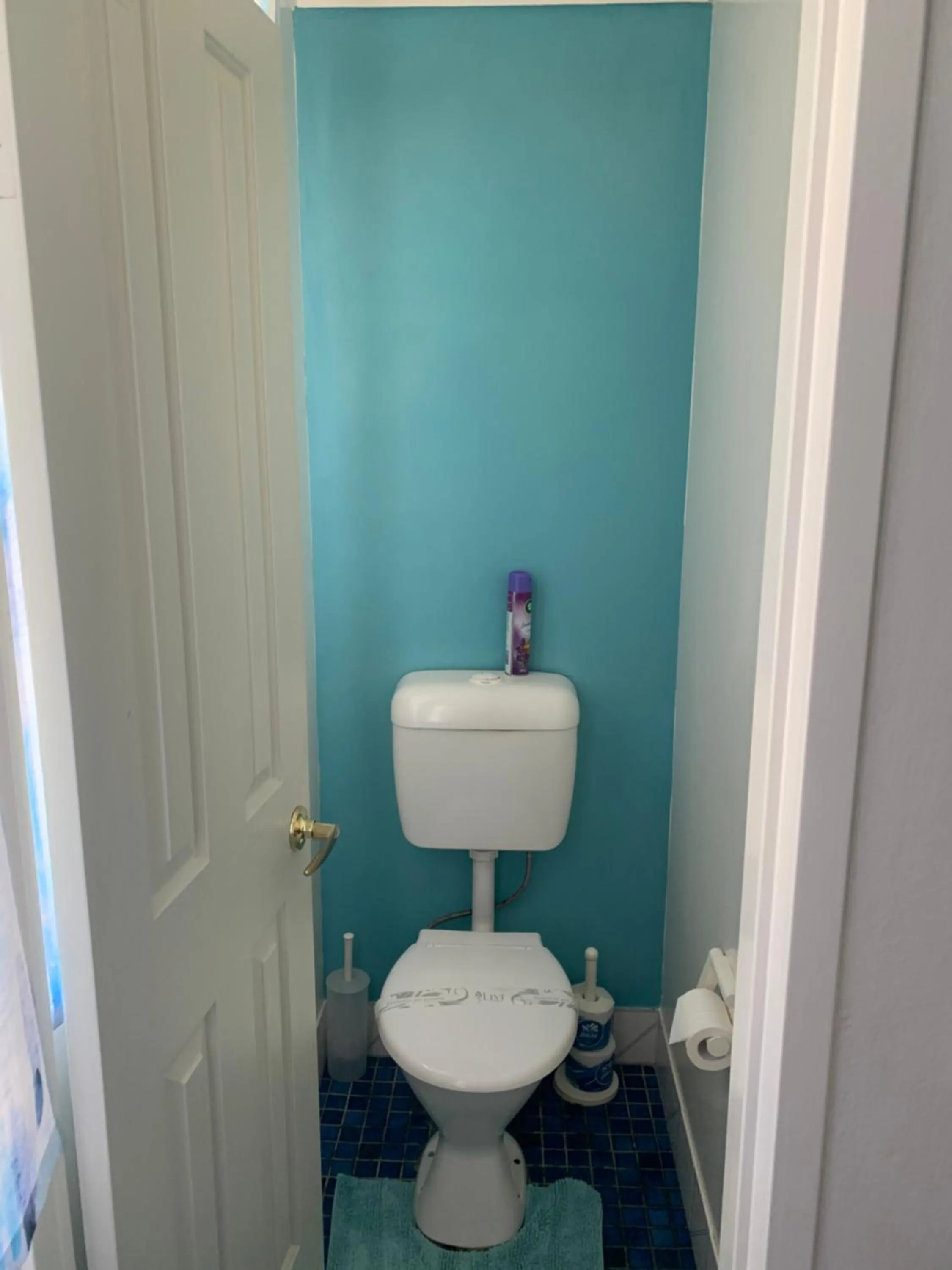 Toilet in Beachlander Self-Contained Holiday Apartments