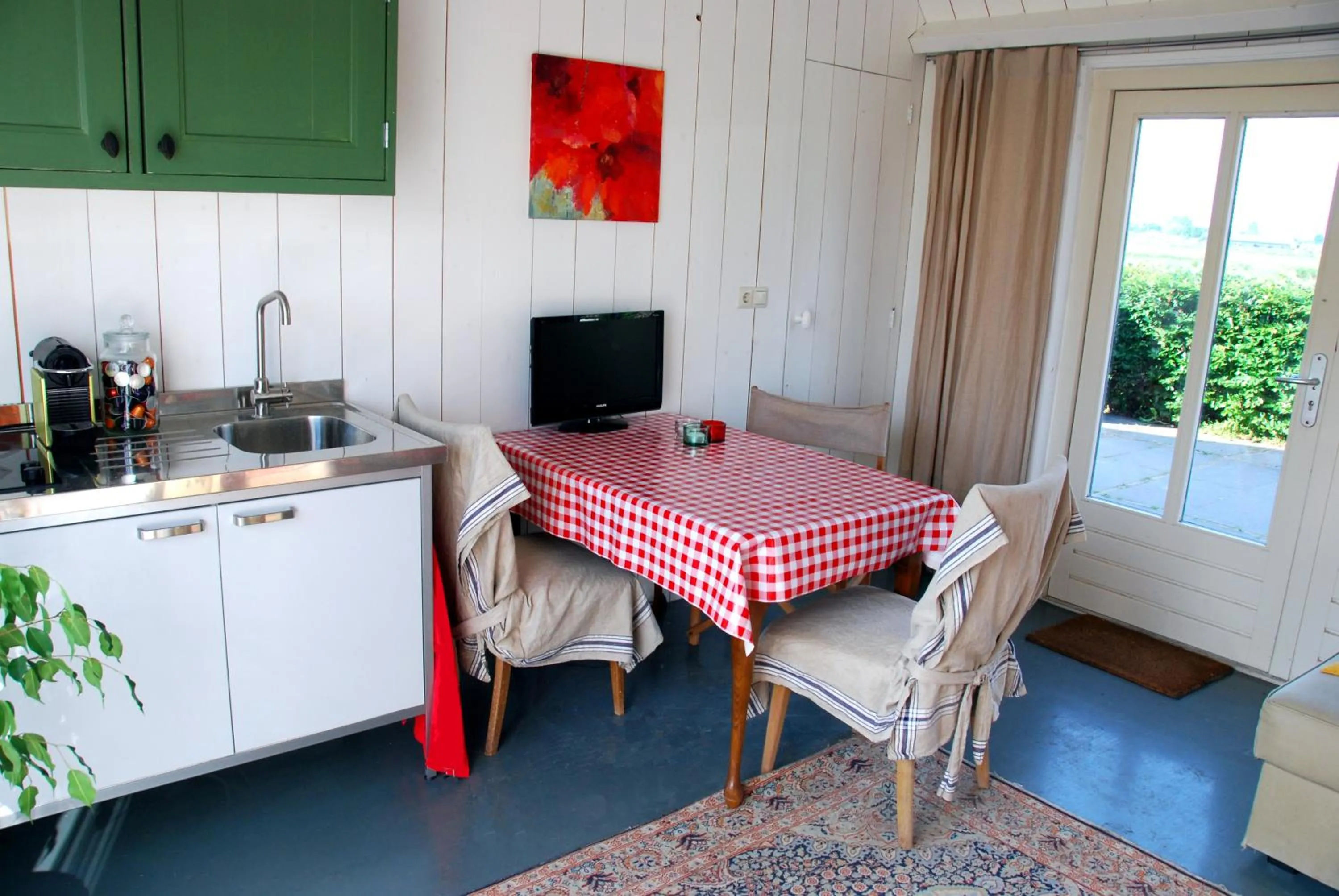 TV and multimedia in Bed In Waterland