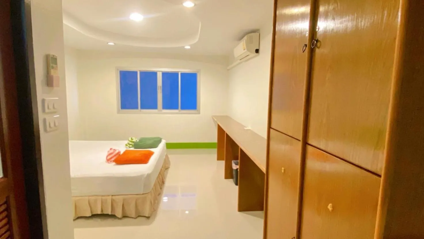 Bed in Lotus Hostel Beach Koh Tao