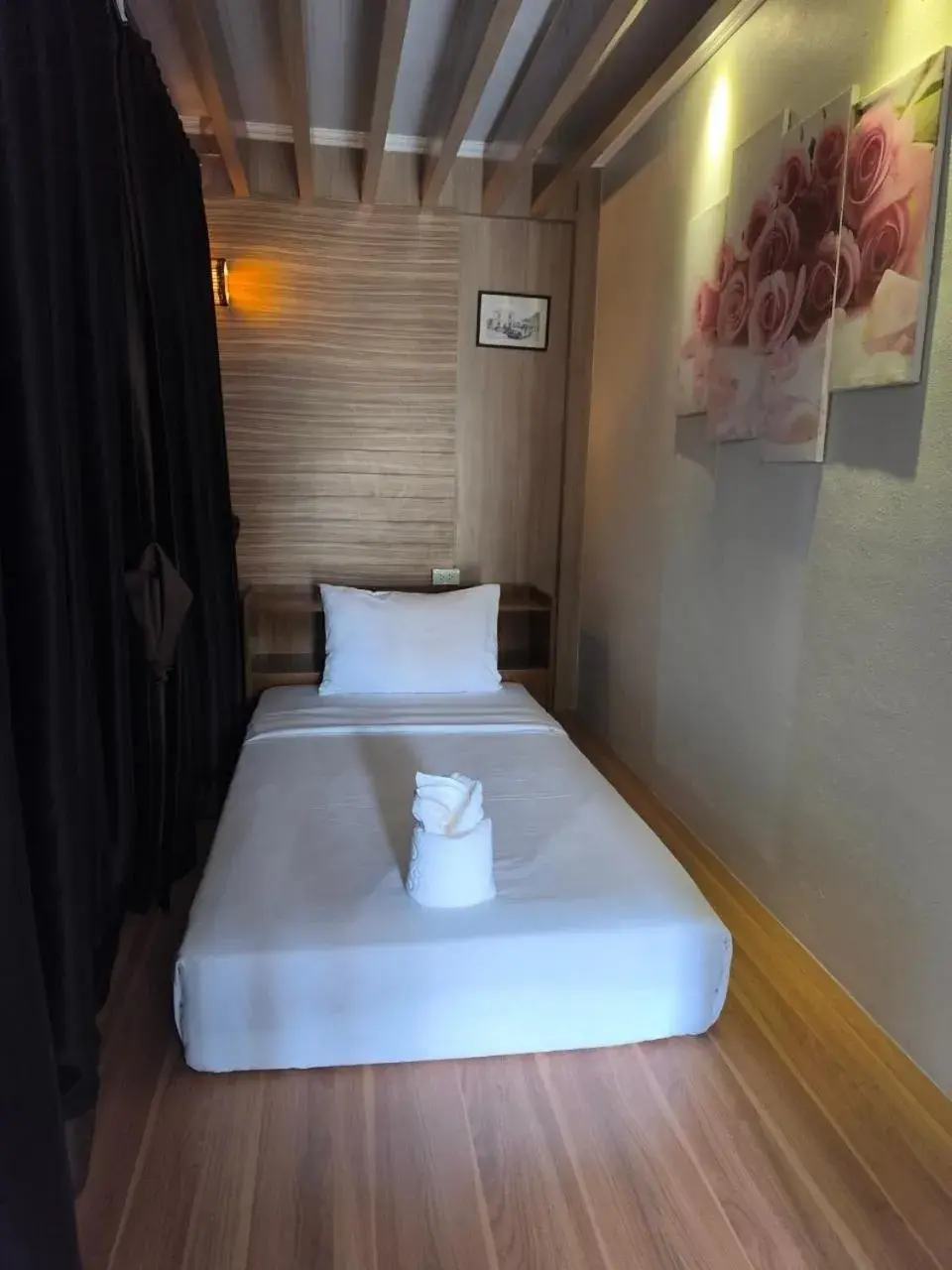 Bed in Lotus Hostel Beach Koh Tao Bed in Lotus Hostel Beach Koh Tao