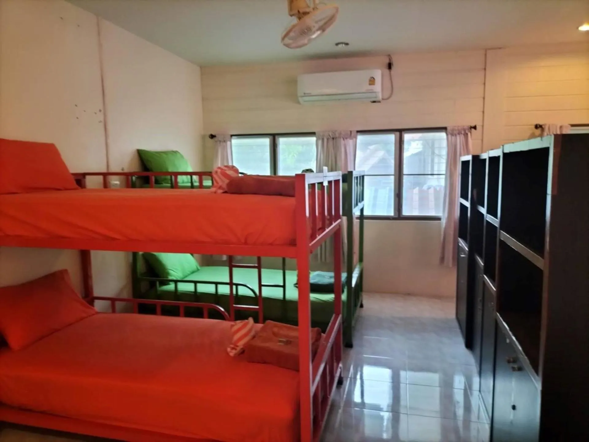 bunk bed, Bed in Lotus Hostel Beach Koh Tao