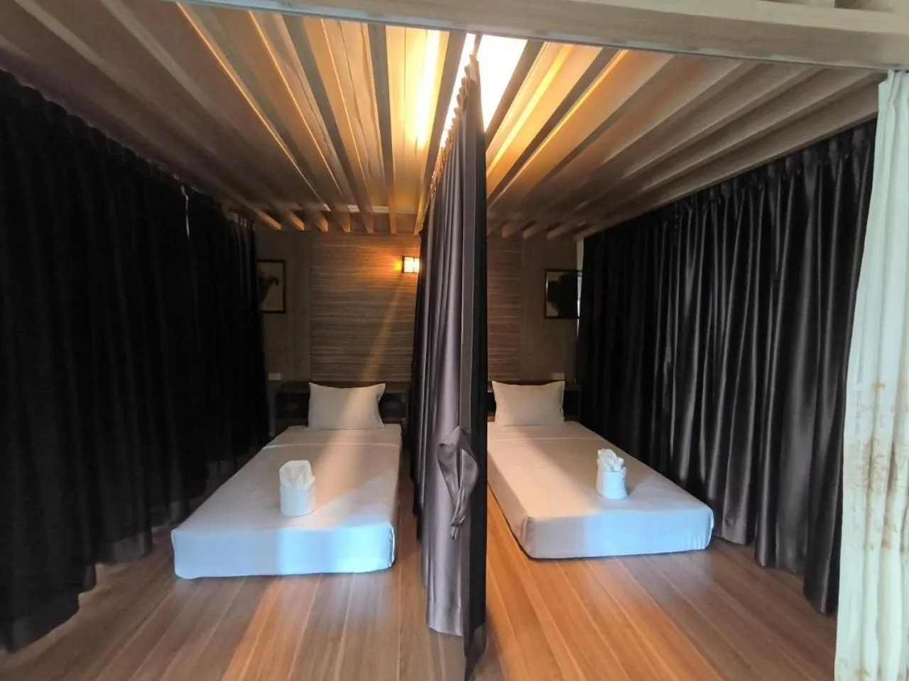 Bed in Lotus Hostel Beach Koh Tao