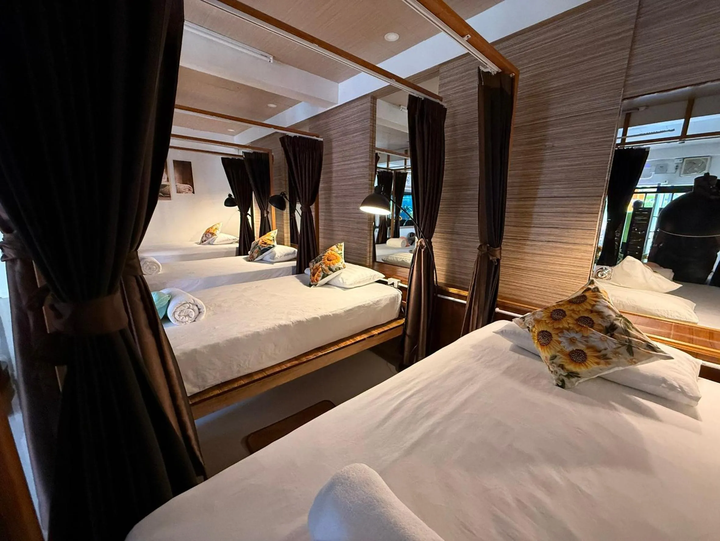 Bed in Lotus Hostel Beach Koh Tao