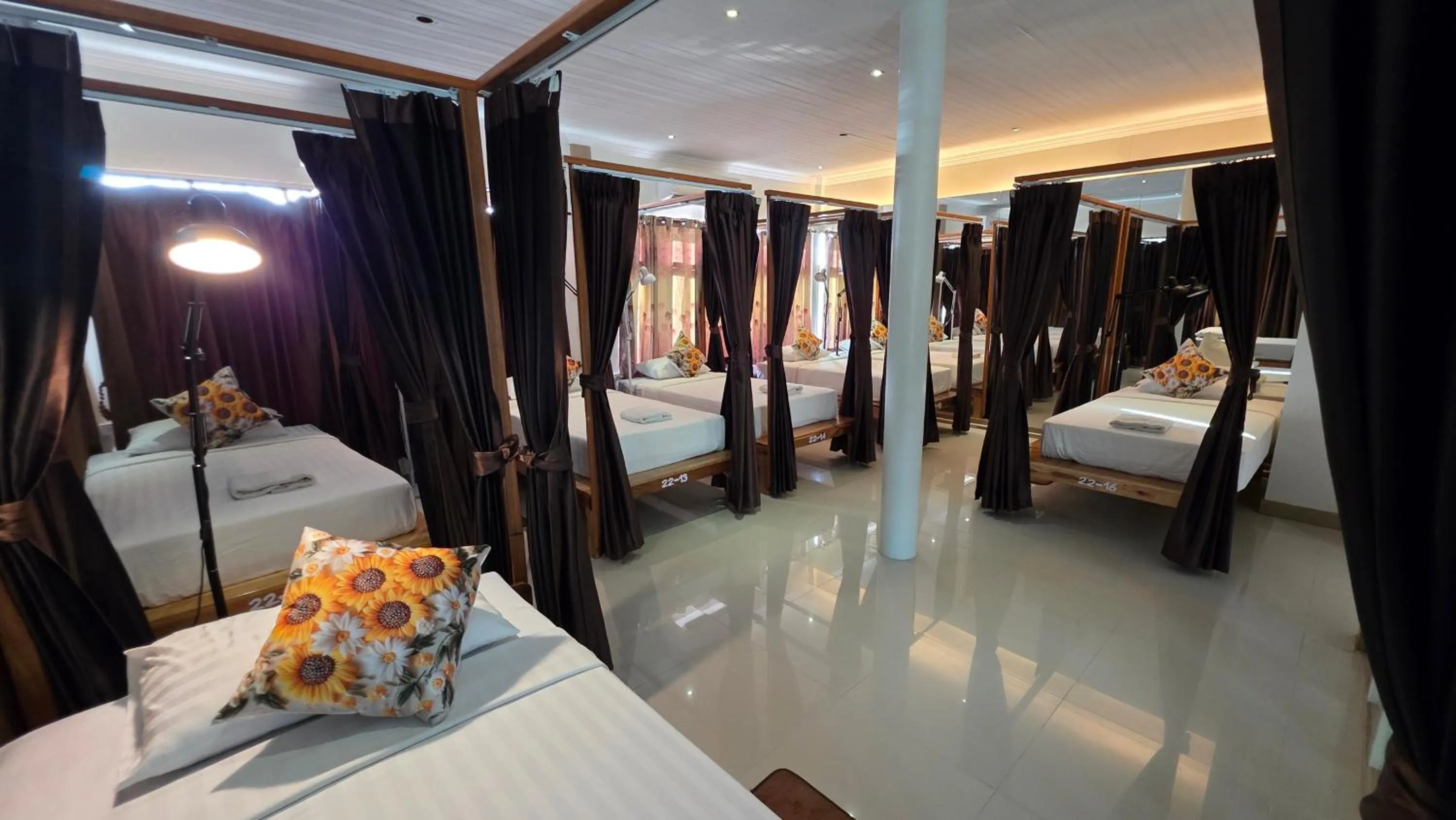 Bed in Lotus Hostel Beach Koh Tao