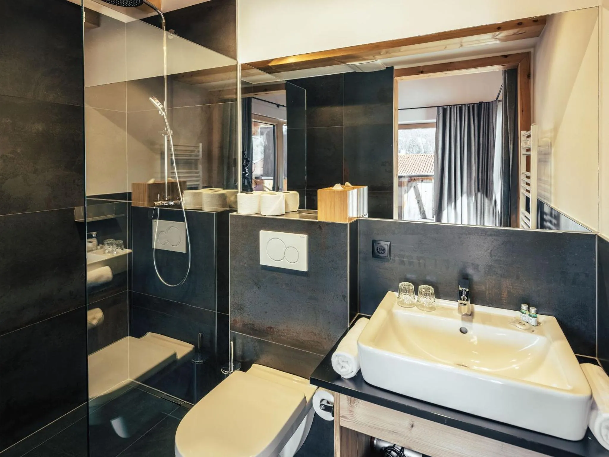 Toilet in Haus Piz Lad