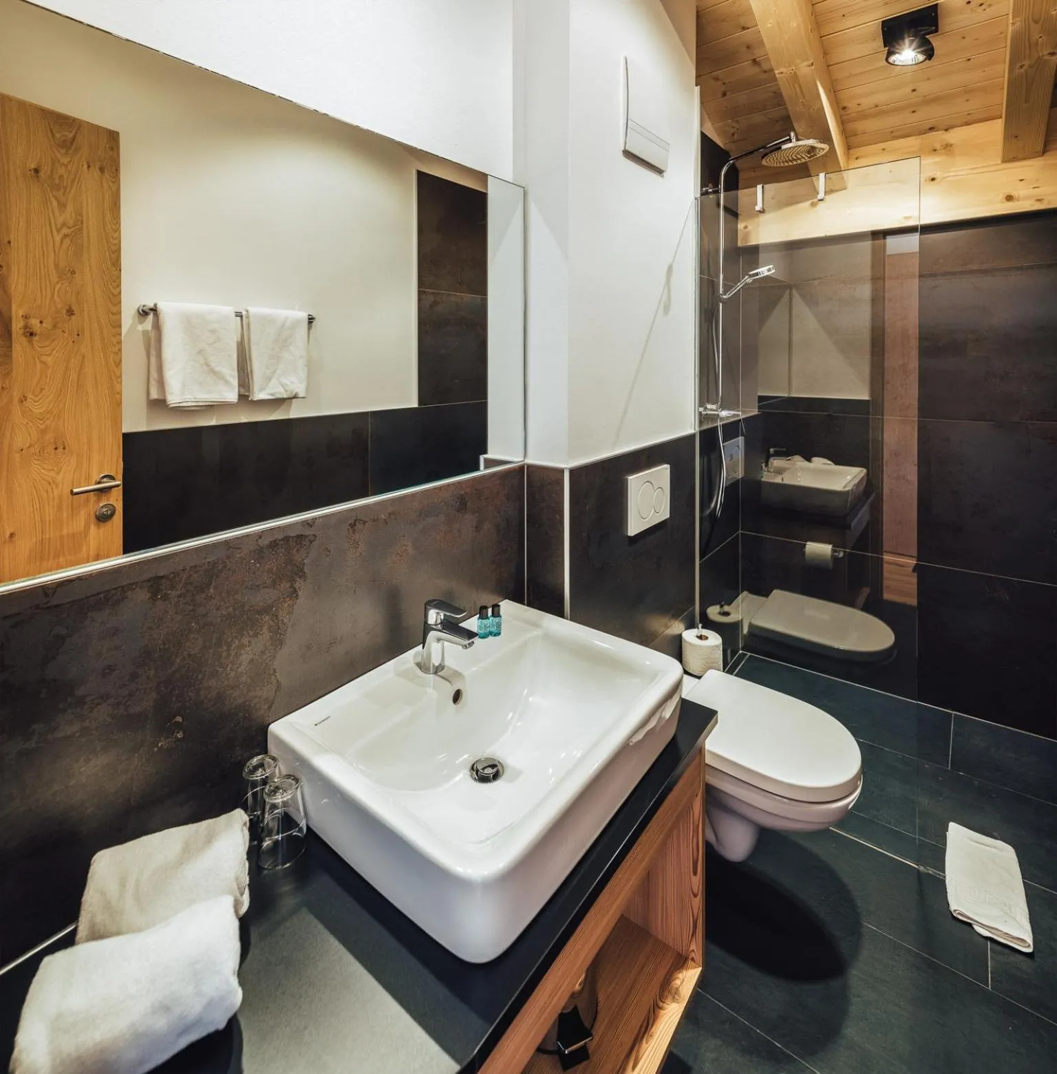 Shower in Haus Piz Lad