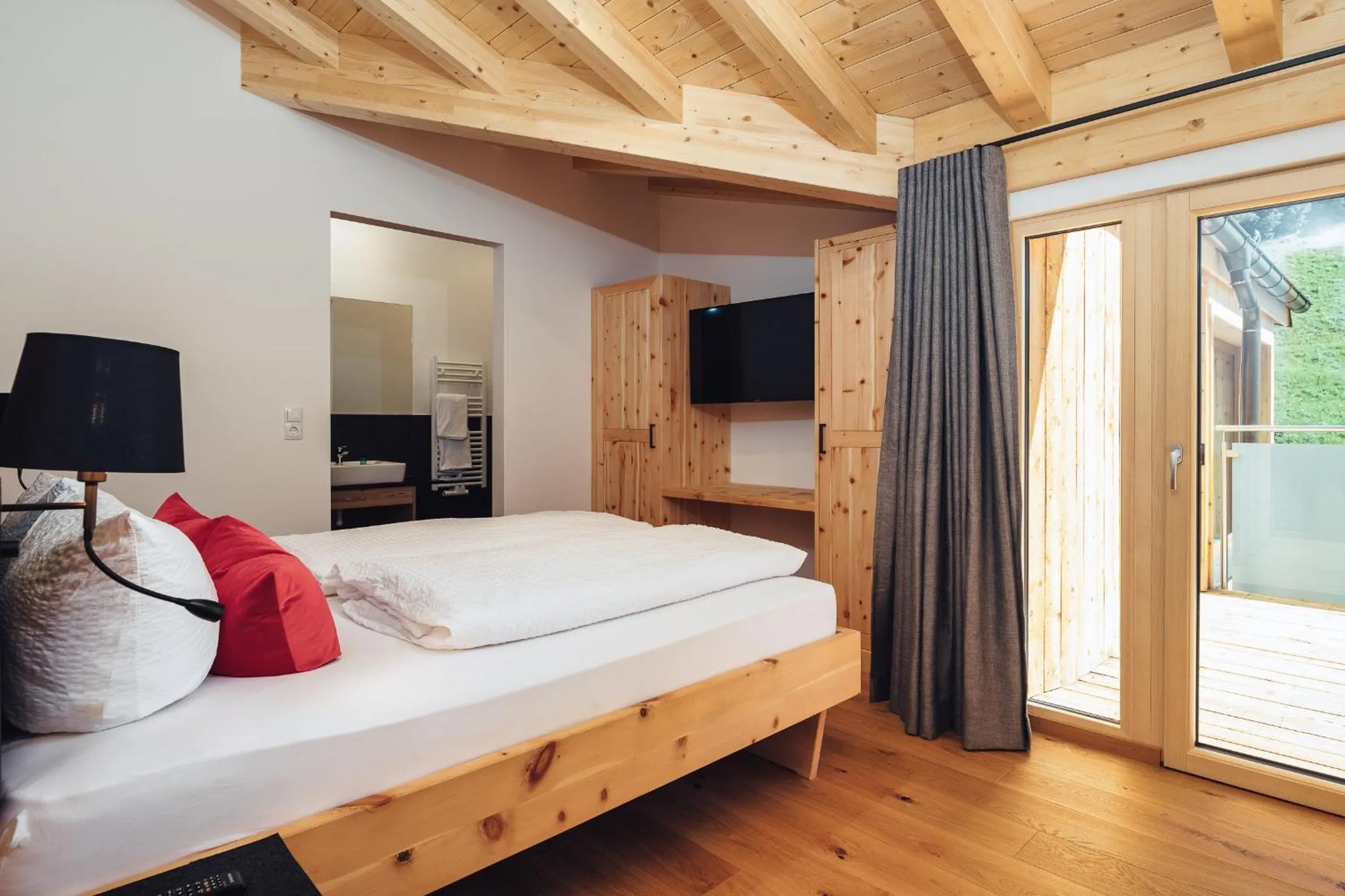 Photo of the whole room, Bed in Haus Piz Lad