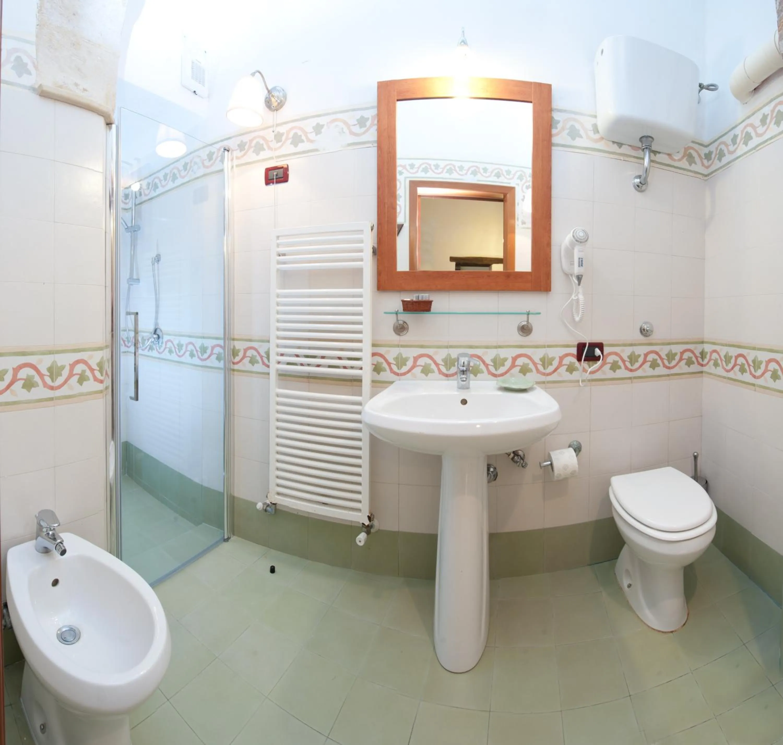 Shower in Casa d'Artista Suite & Garden