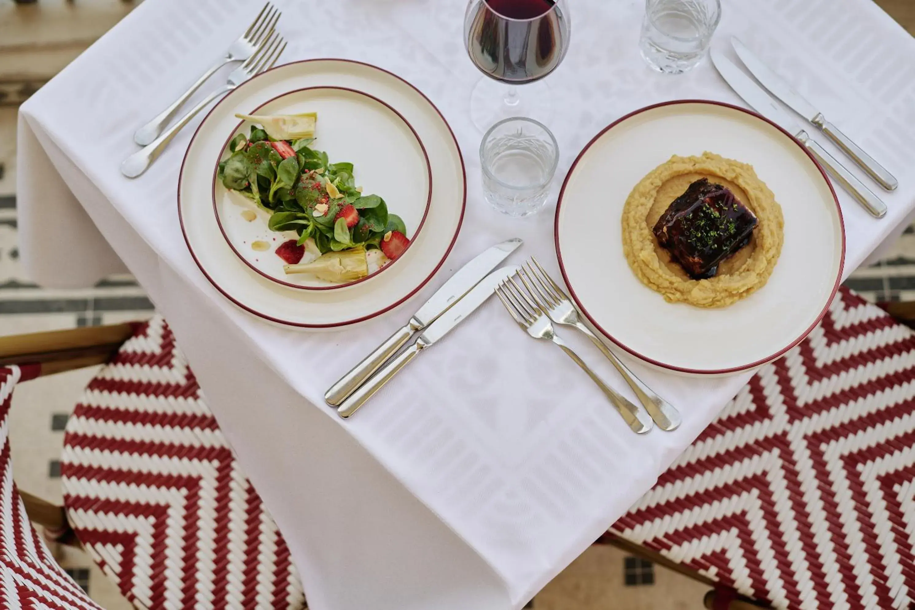 Restaurant/places to eat in Büyükada Splendid Palace Hotel Restaurant/places to eat in Büyükada Splendid Palace Hotel