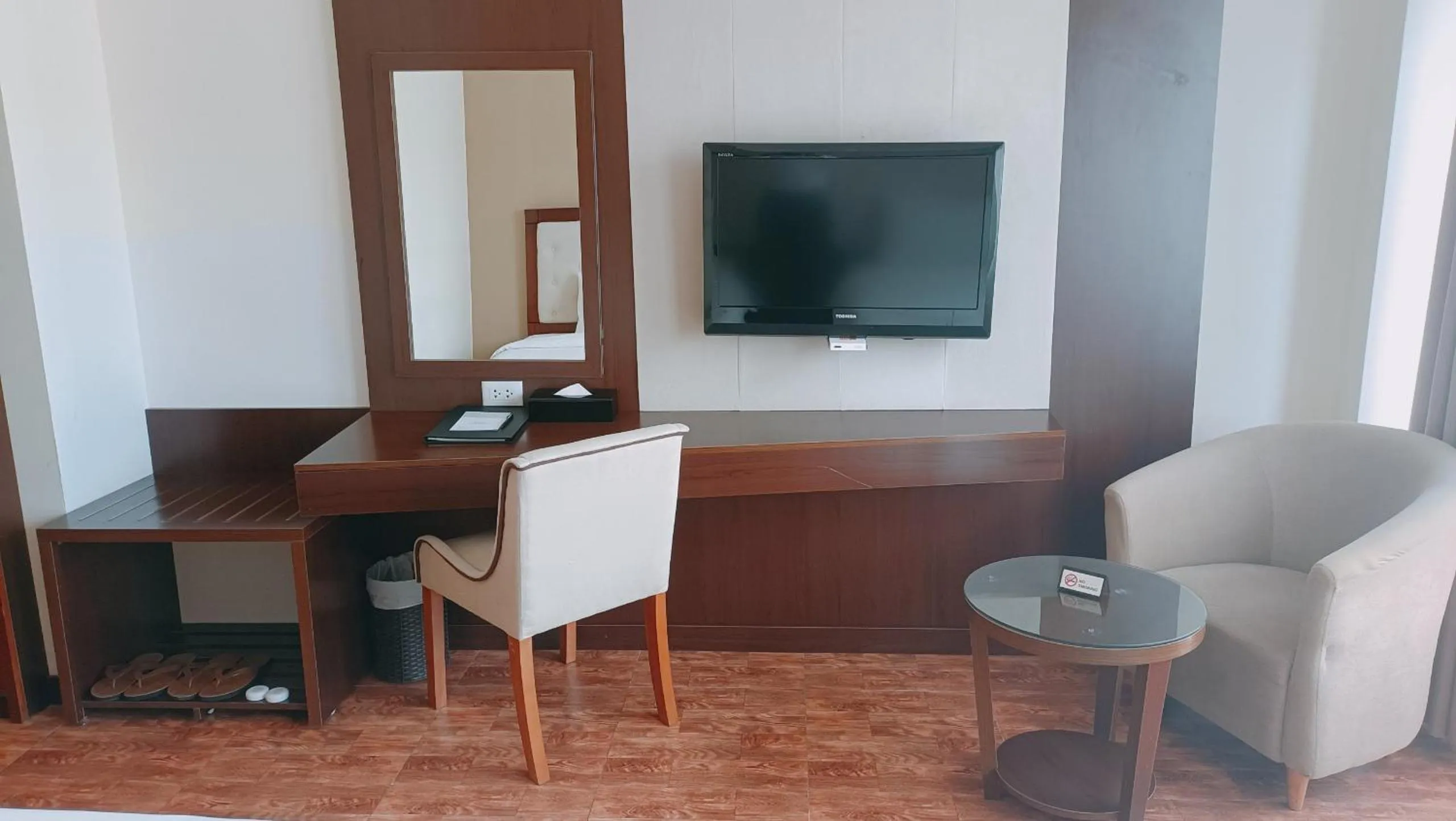 Communal lounge/ TV room in Muong Thanh Lai Chau Hotel