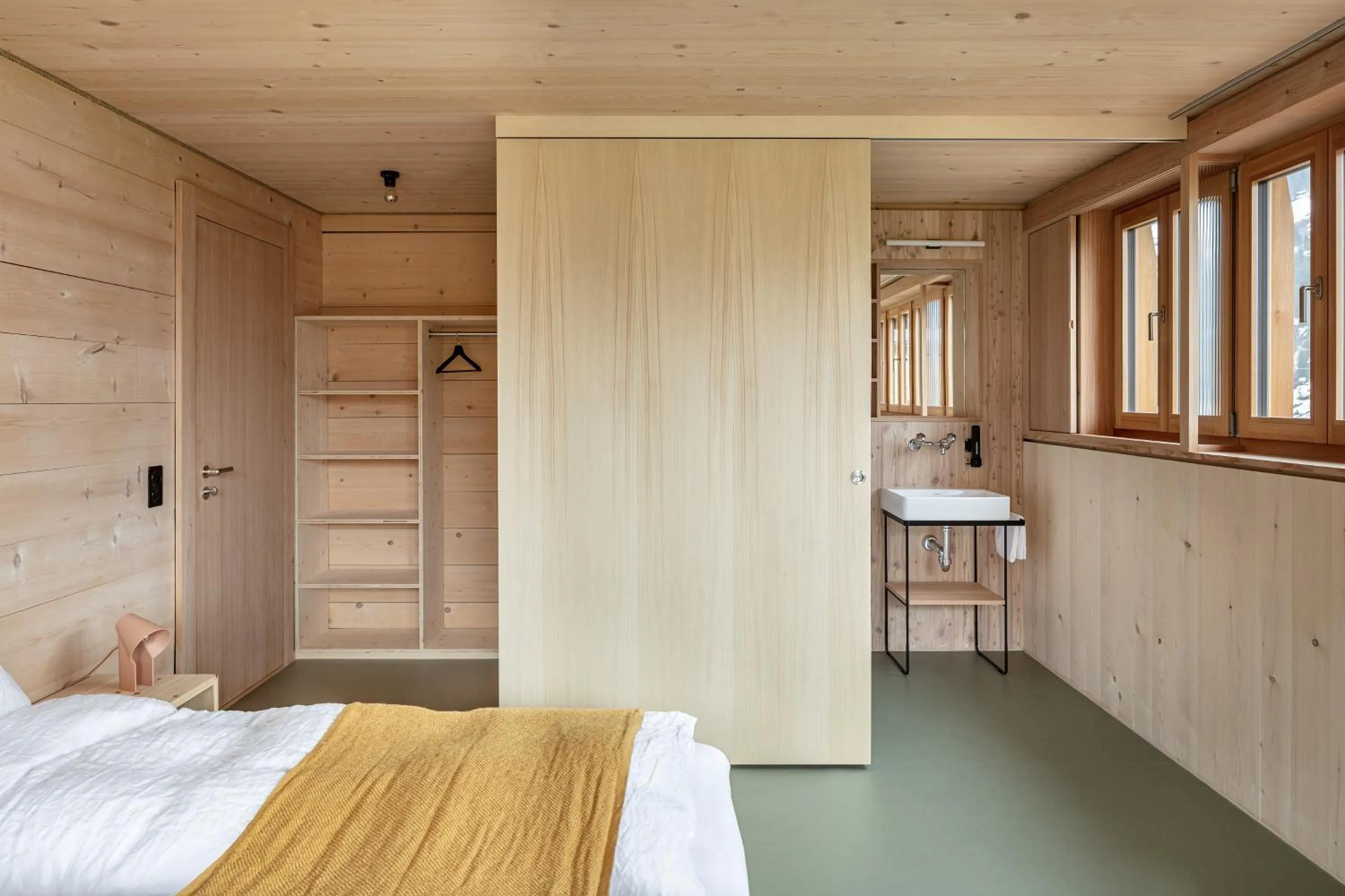 Bed in Berglodge Goms (Hotel)