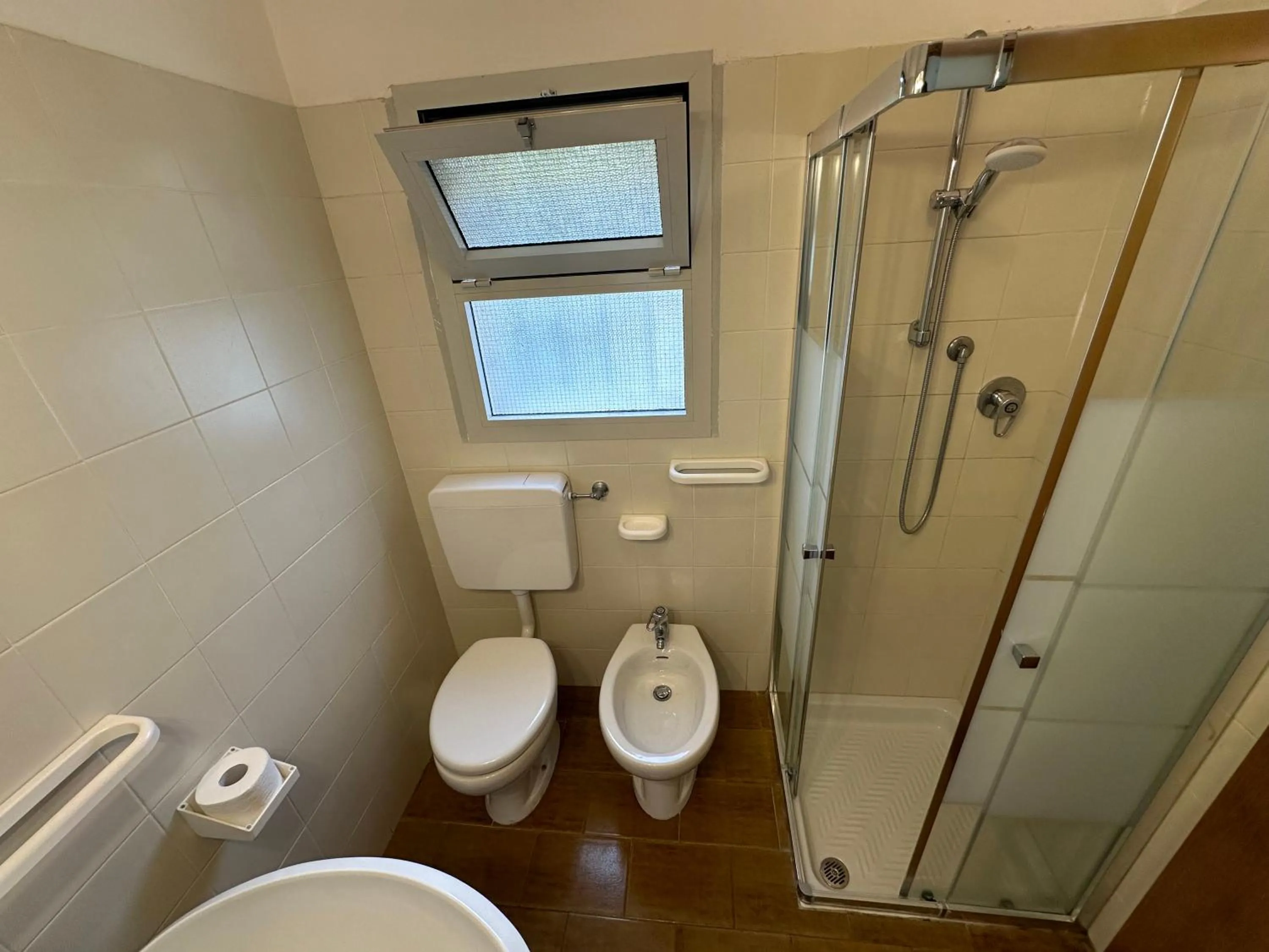 Shower in Marconi Bilocale - Agenzia Cocal