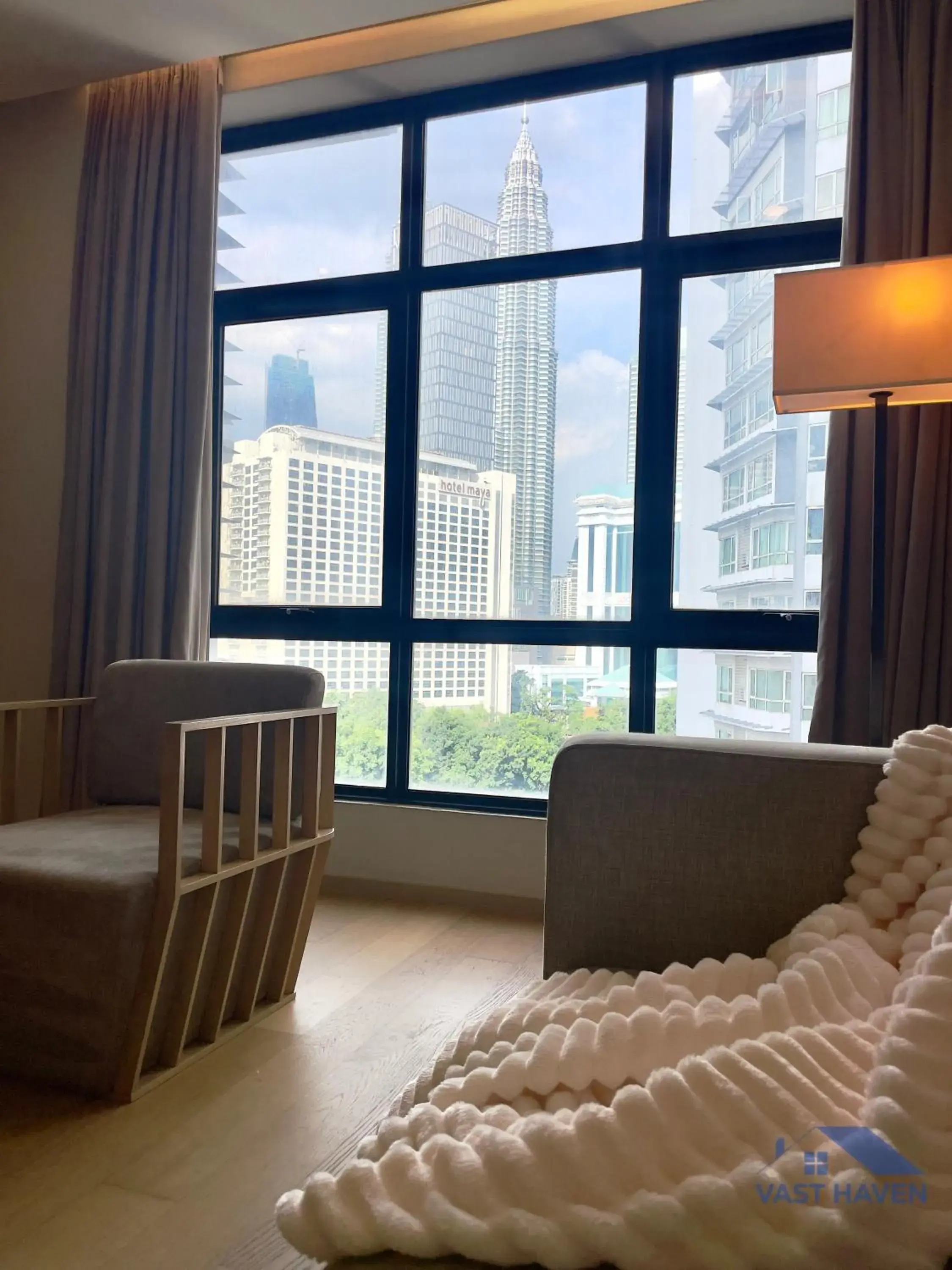 Living room in 188 Suites KLCC by VastHaven Living room in 188 Suites KLCC by VastHaven