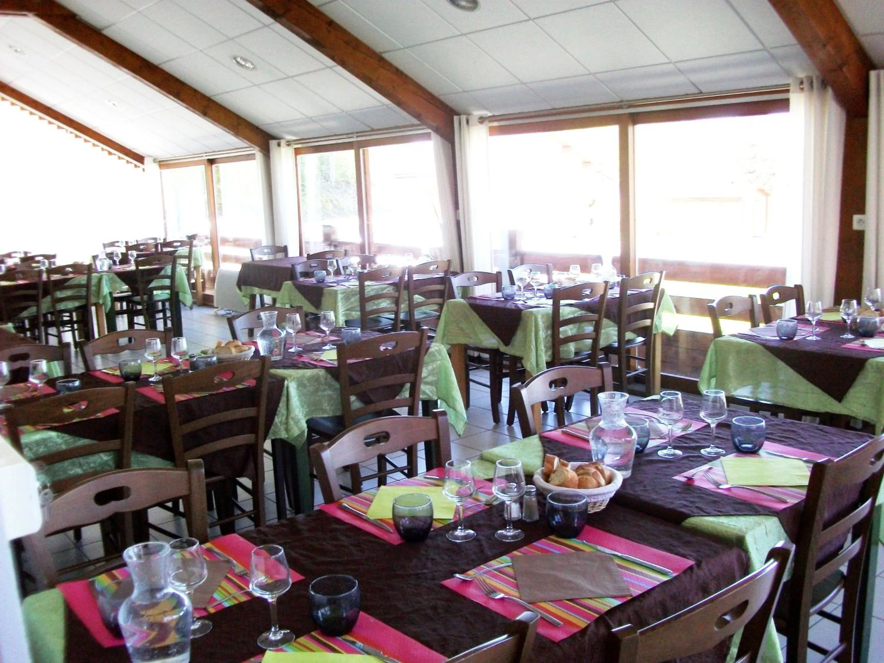 Restaurant/places to eat in VVF Jura Les Rousses