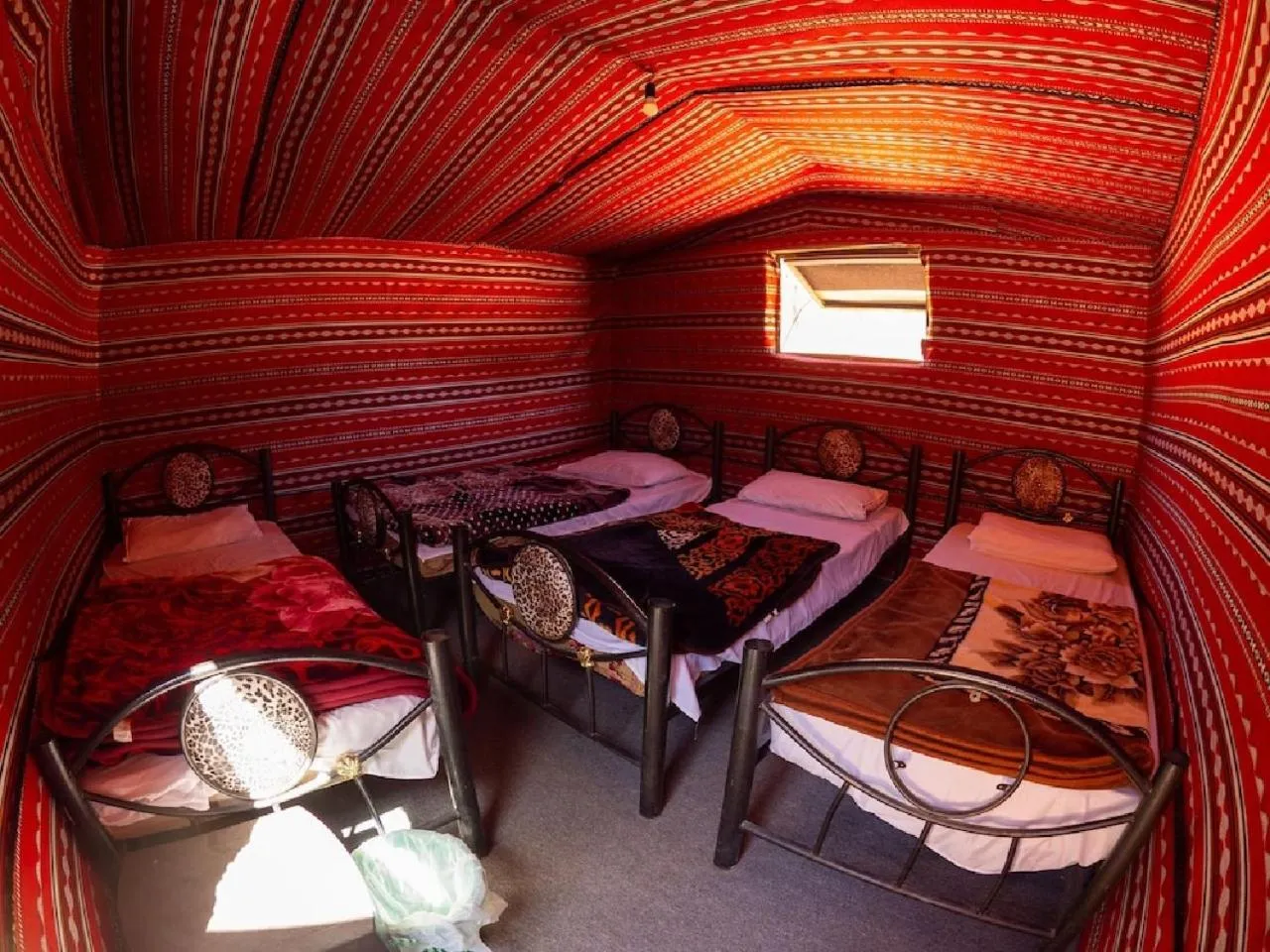 Photo of the whole room in Wadirum winter